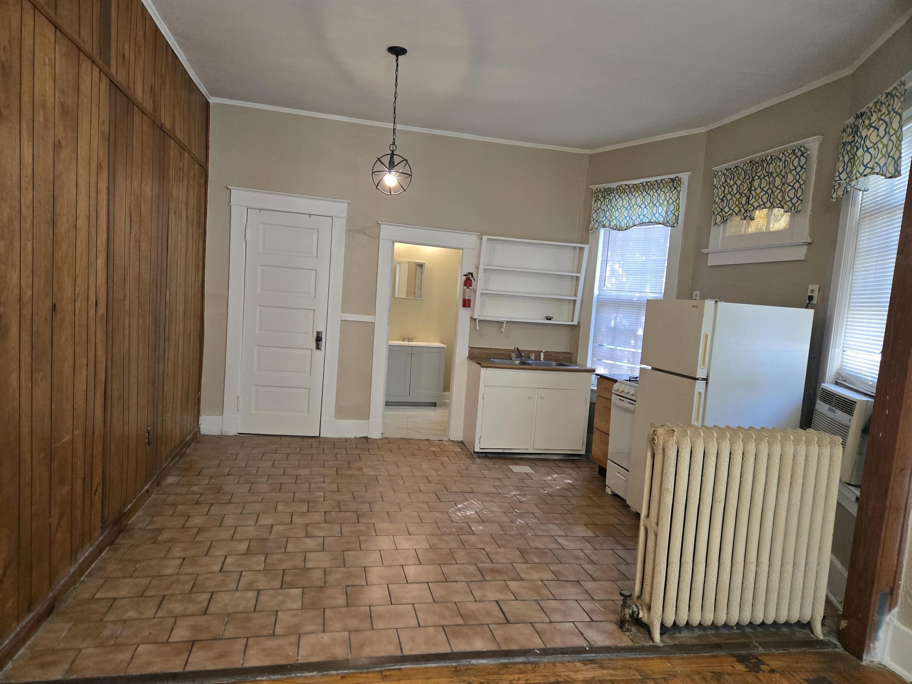1239 Agnes Pl Property Photo 4