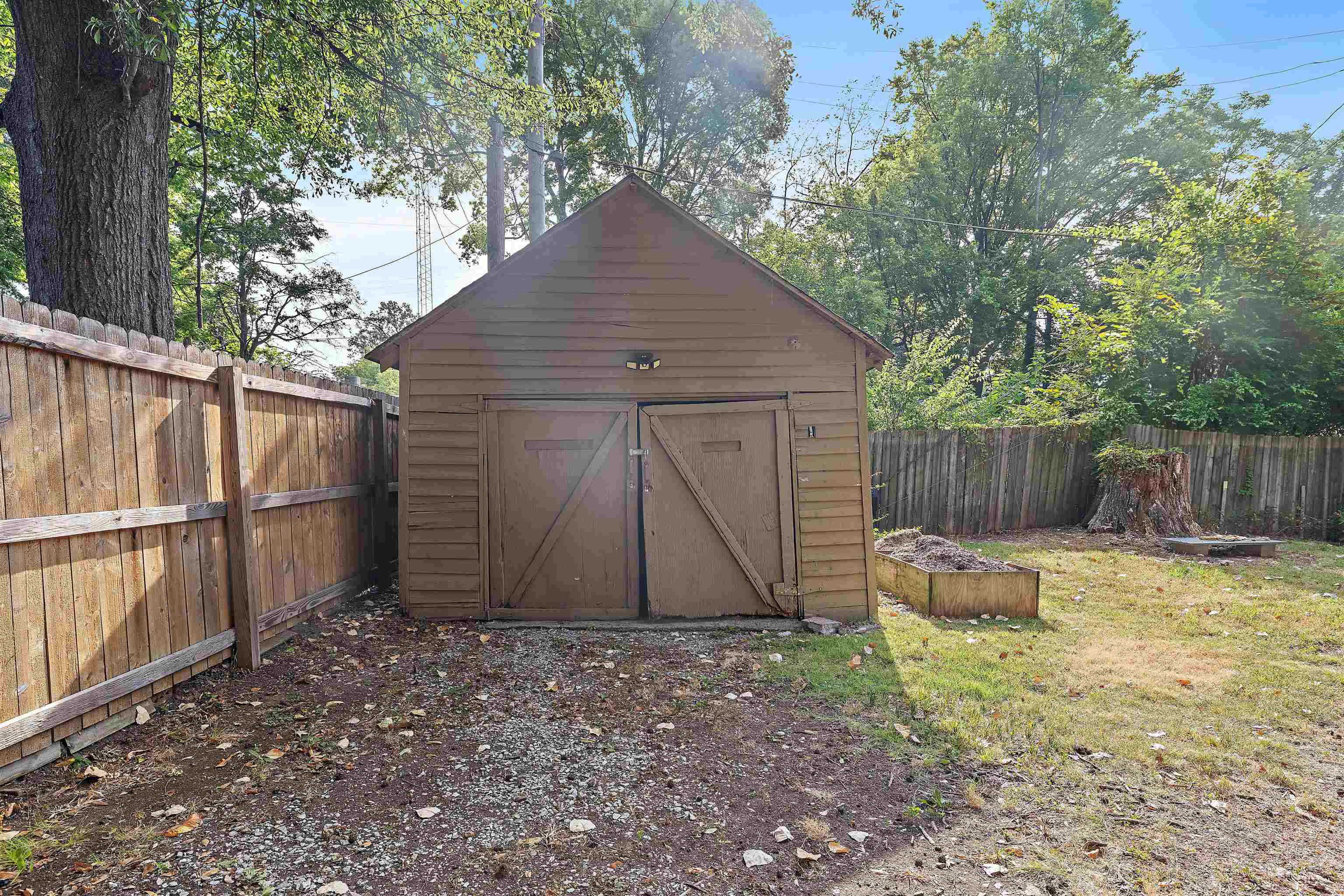 1058 Fleece St Property Photo 29