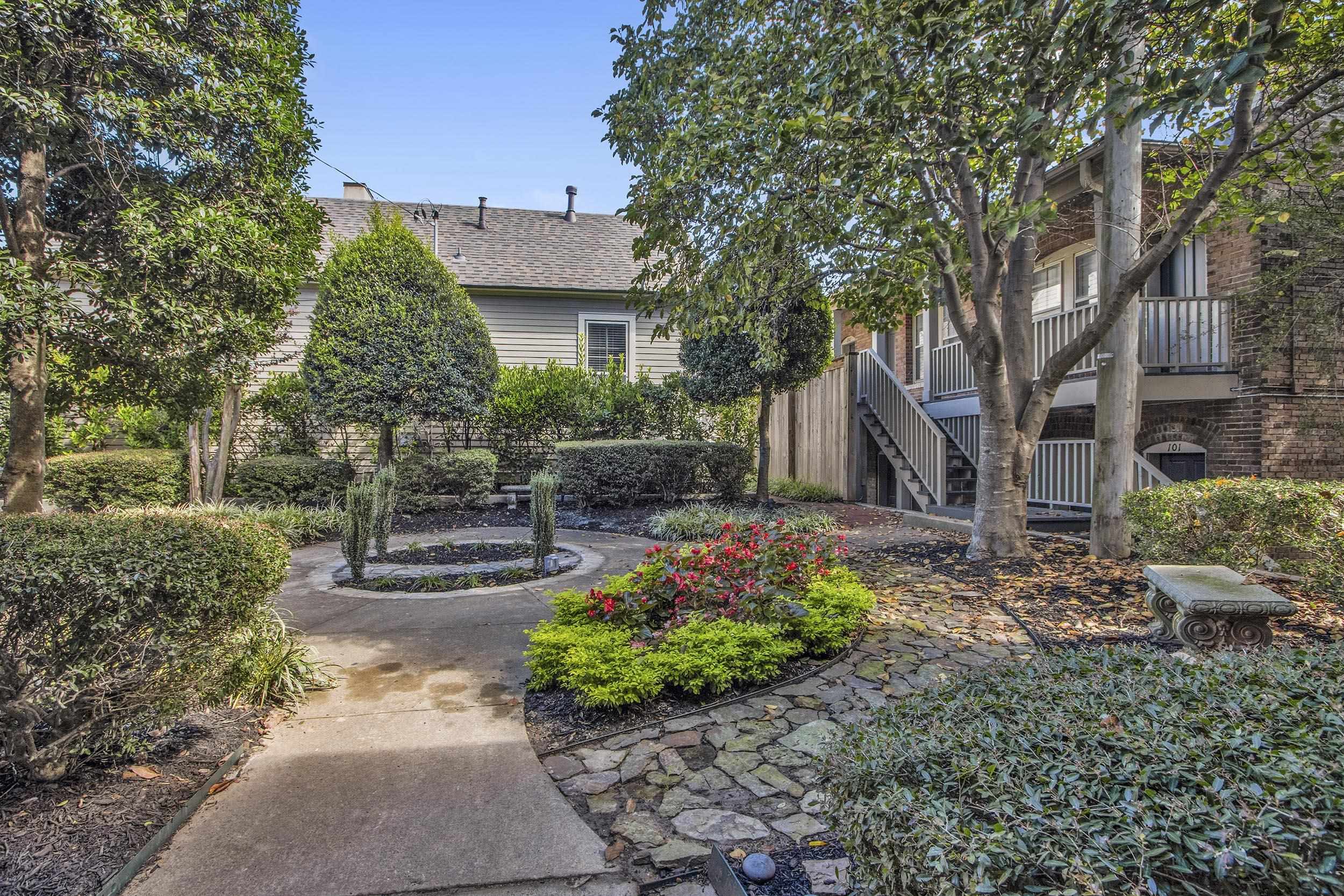 372 Mulberry St Property Photo 24