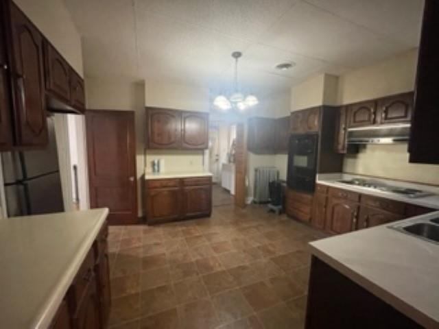 1676 S Parkway Dr E Property Photo 7