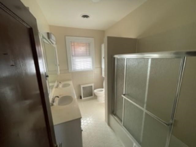 1676 S Parkway Dr E Property Photo 10