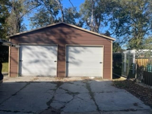1676 S Parkway Dr E Property Photo 22