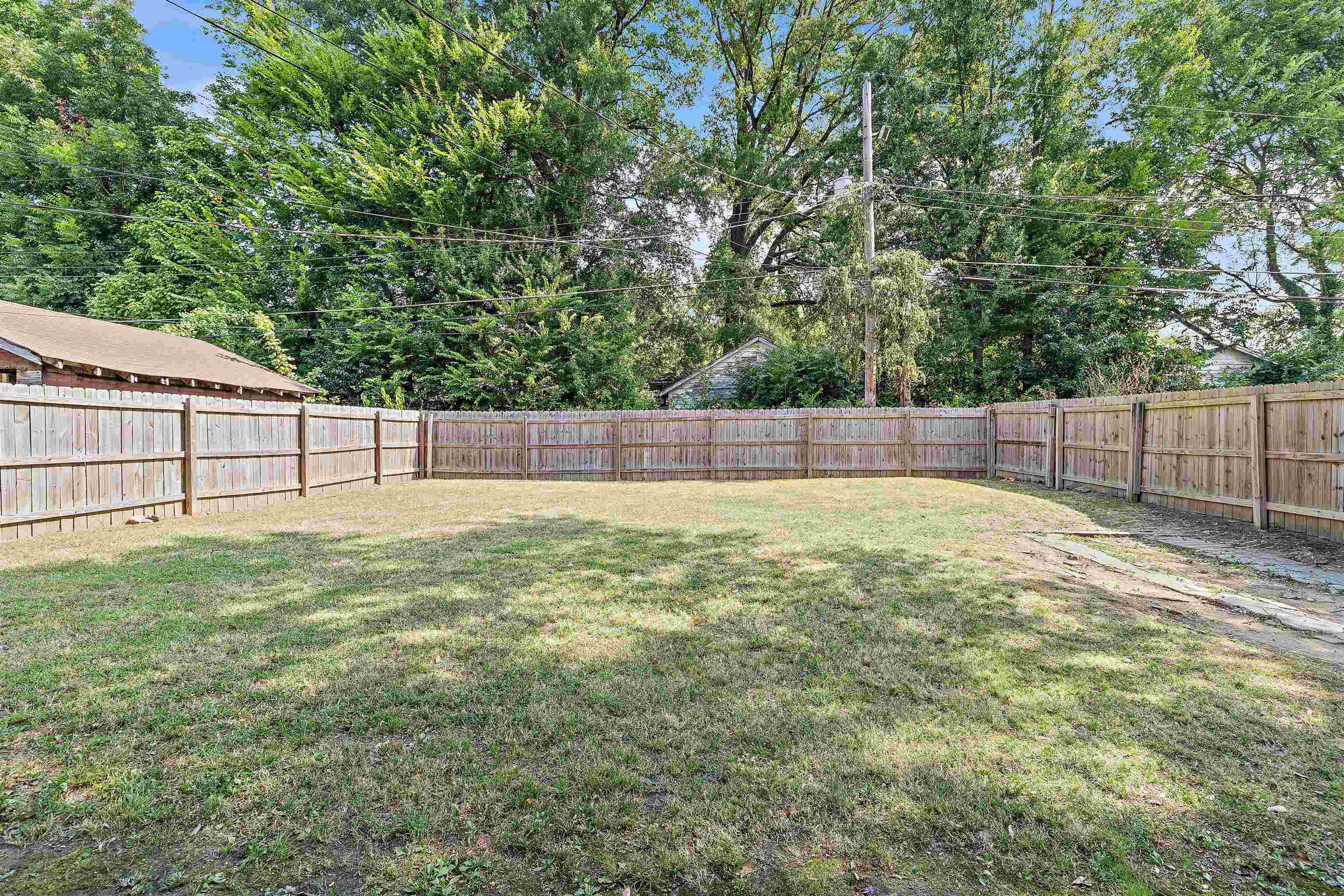 1942 Lamar Ave Property Photo 23