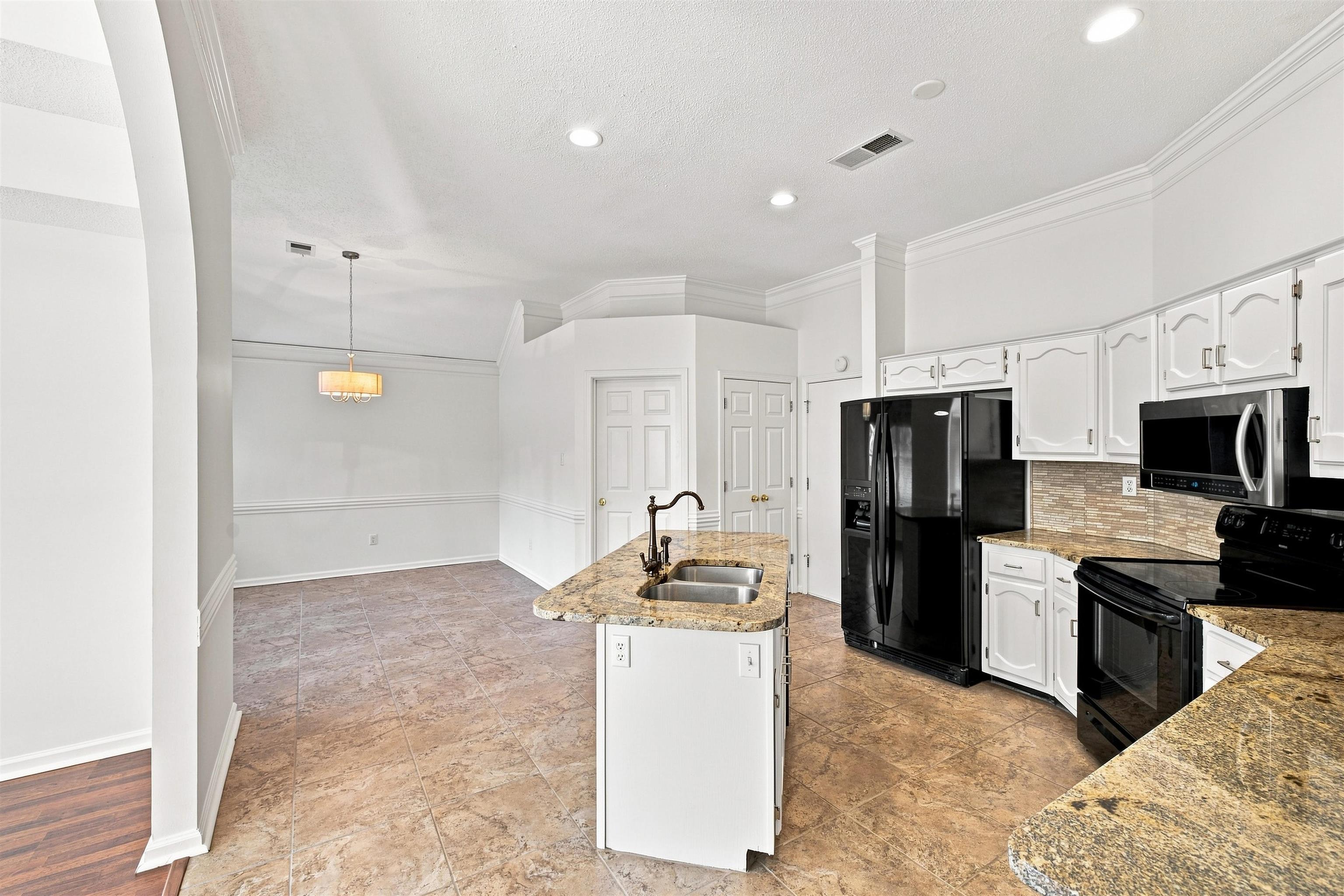 216 Alan Cv Property Photo 6