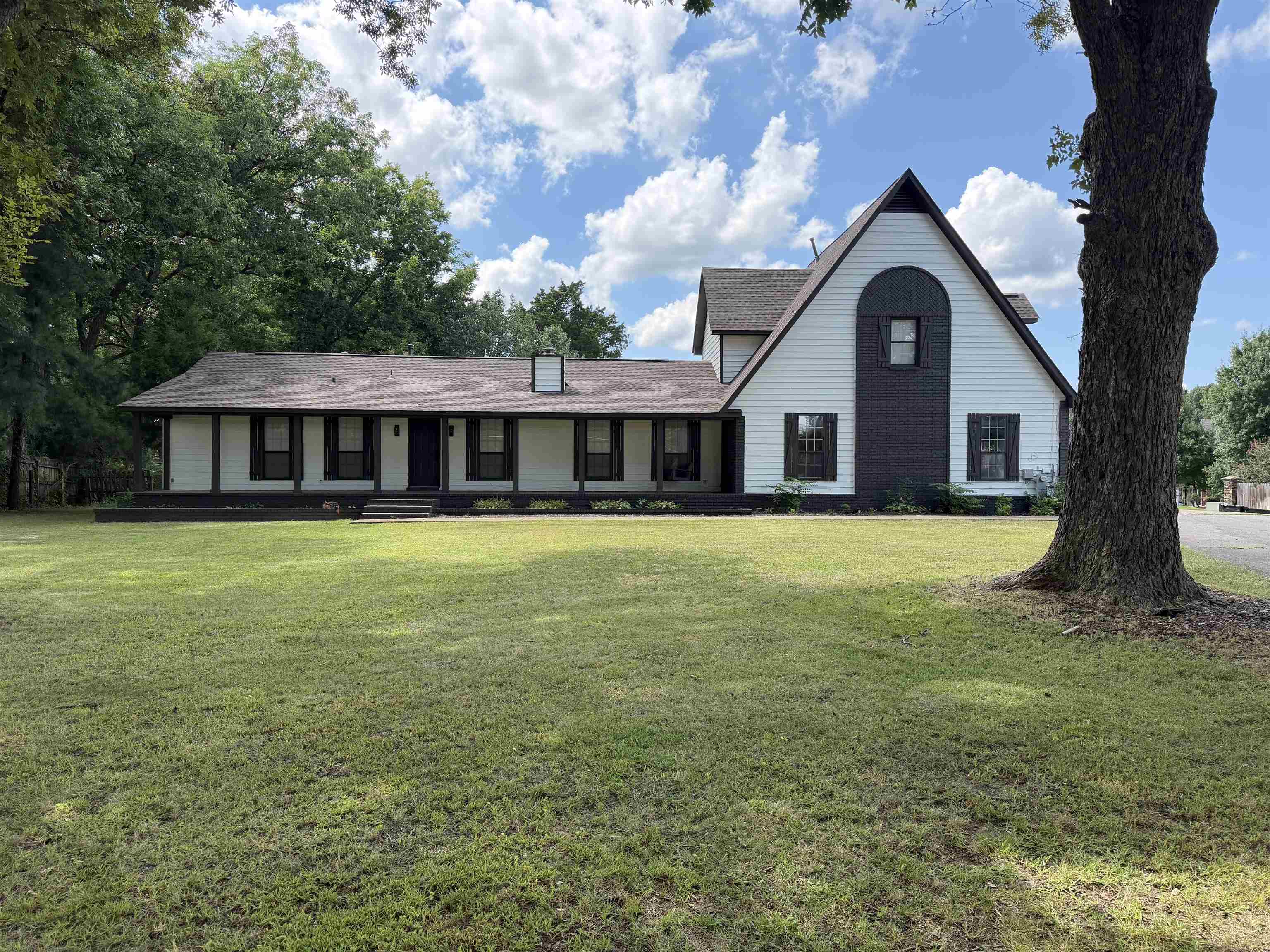 4511 Ellendale Rd Property Photo 1