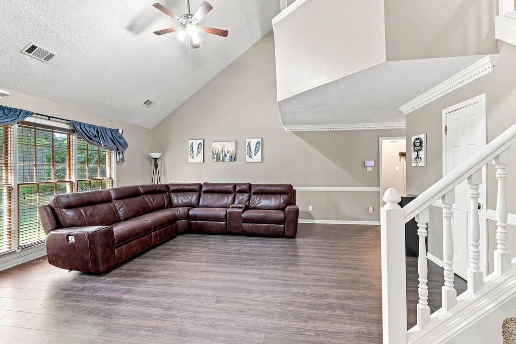 8941 Hickory Trail Dr Property Photo 15