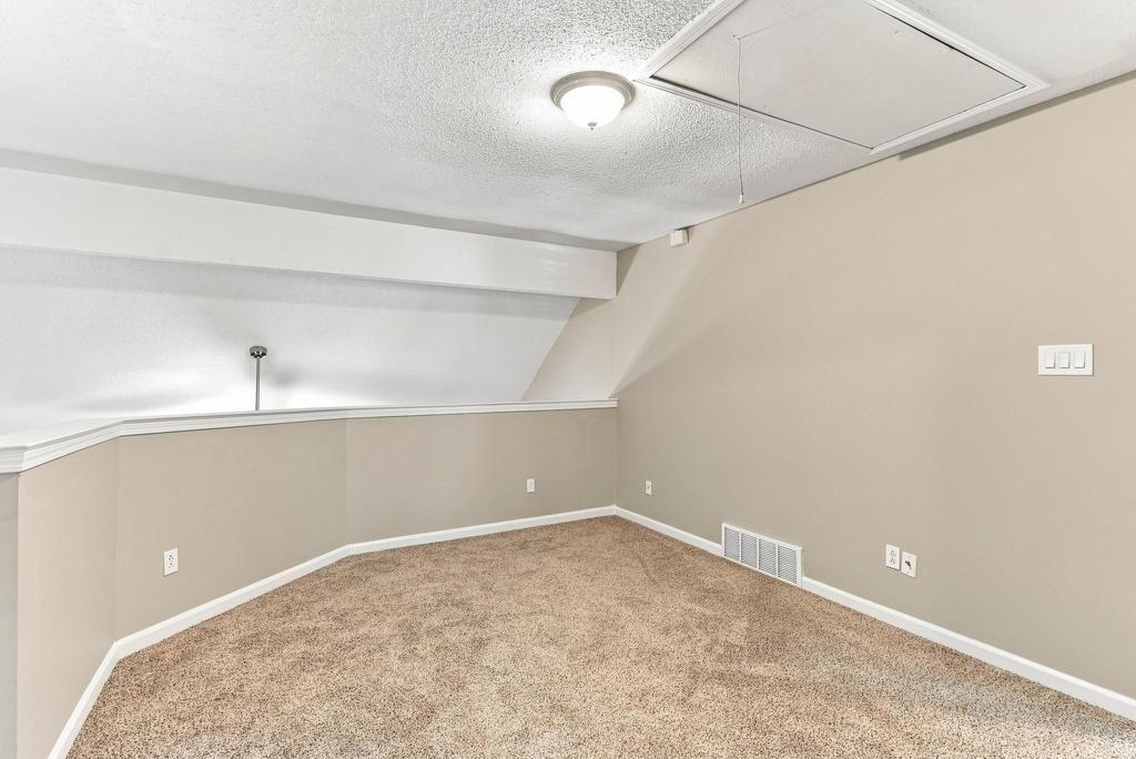 8941 Hickory Trail Dr Property Photo 16