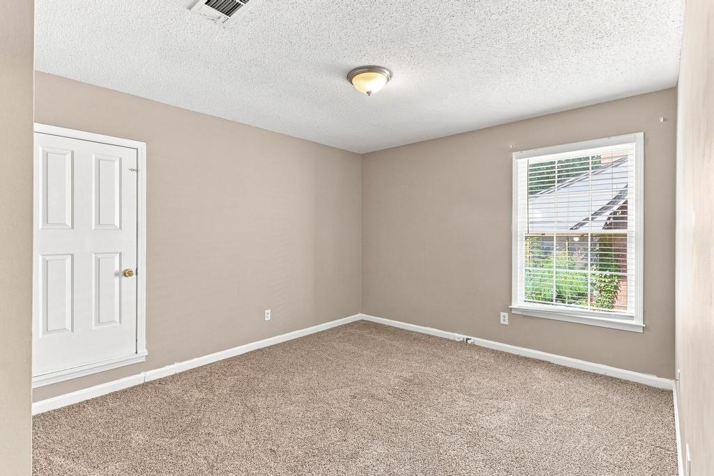 8941 Hickory Trail Dr Property Photo 18