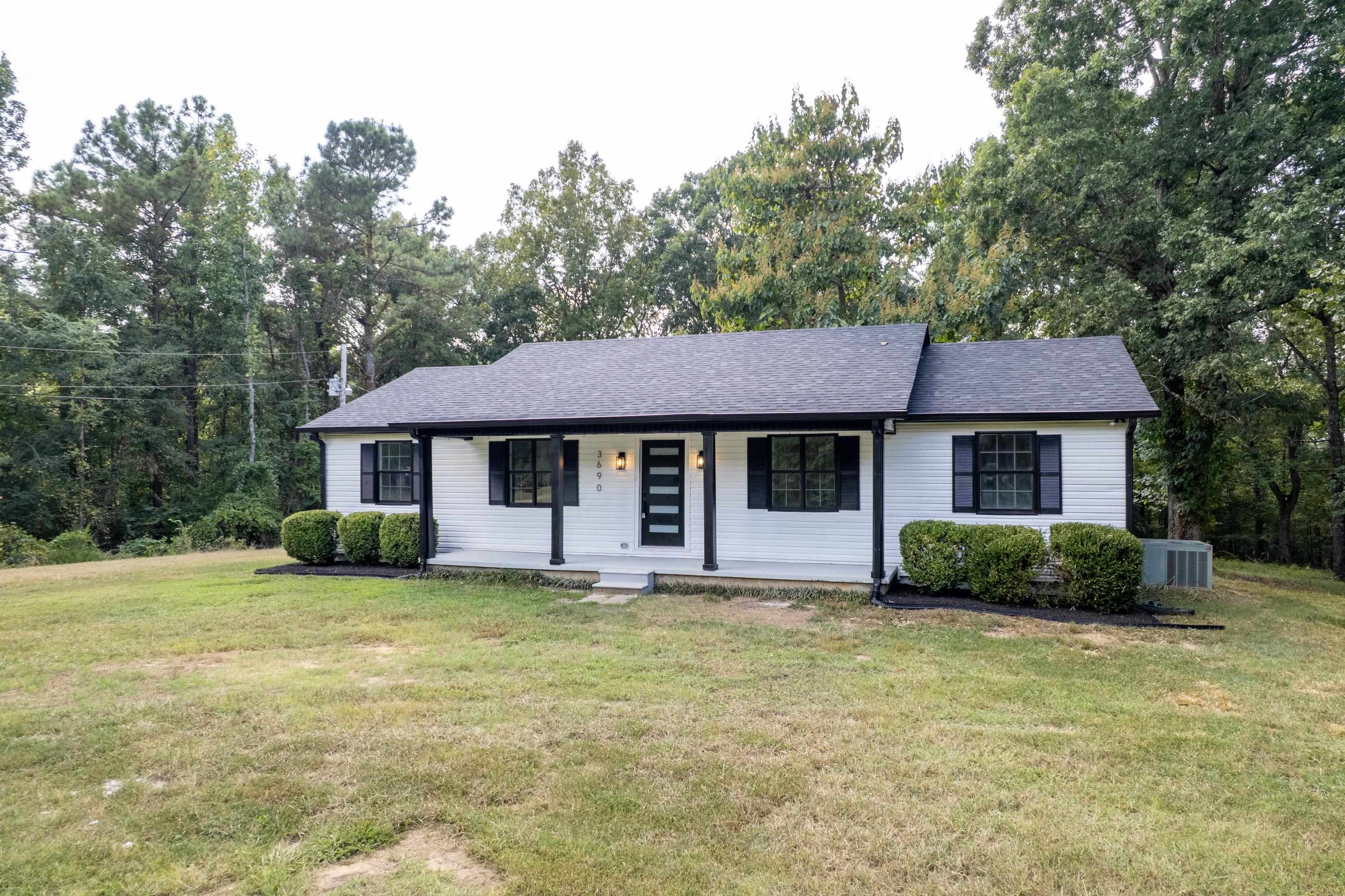 3690 Callahan Rd Property Photo 3