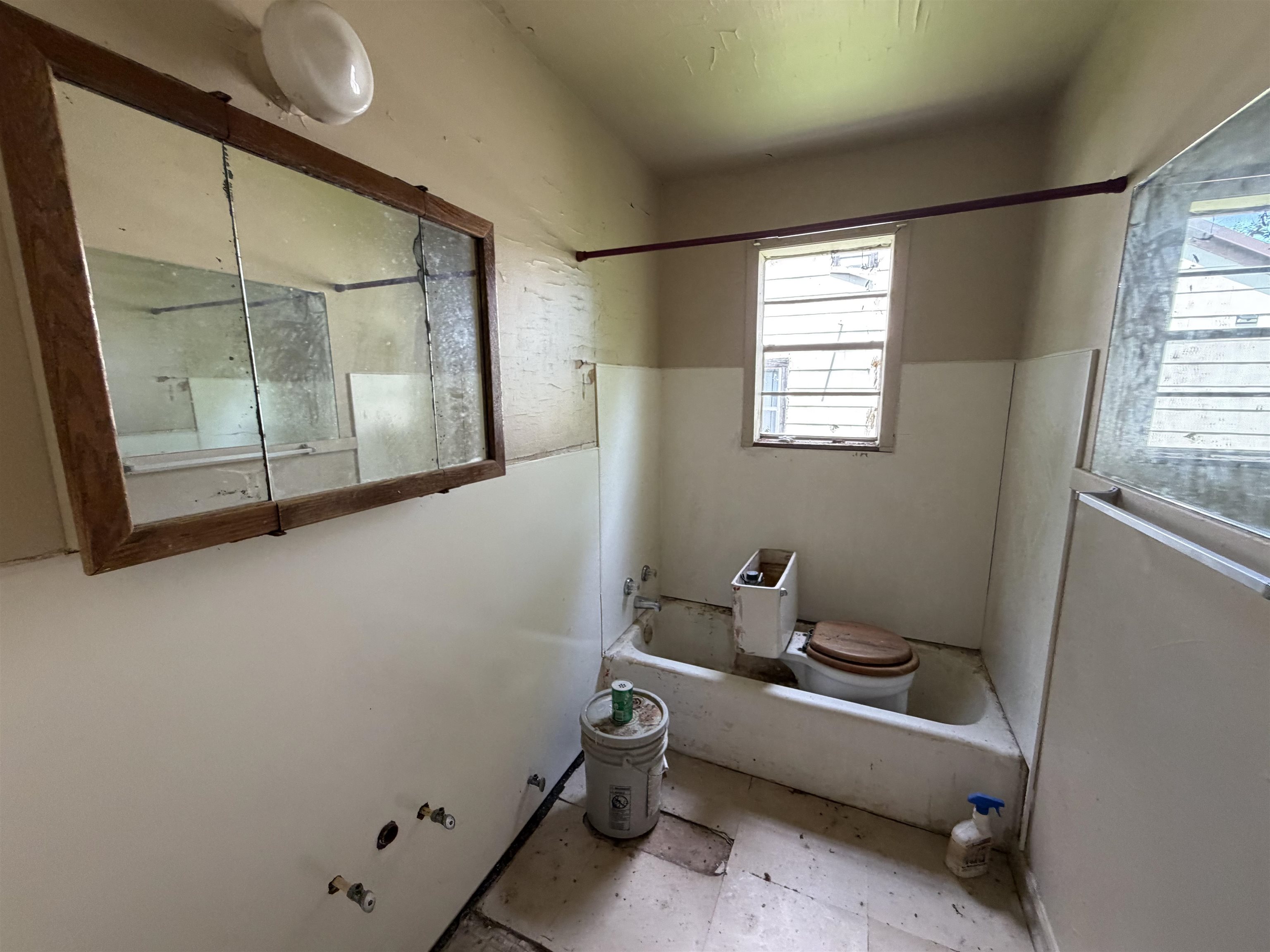 3220 Winslow Rd Property Photo 5