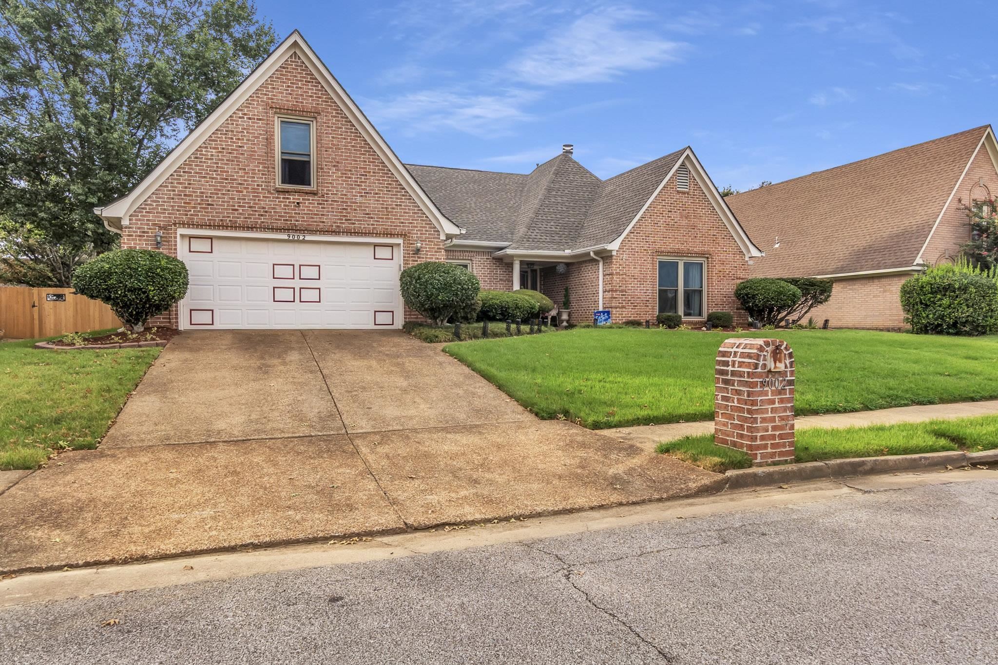 9002 Brent Ln Property Photo 2