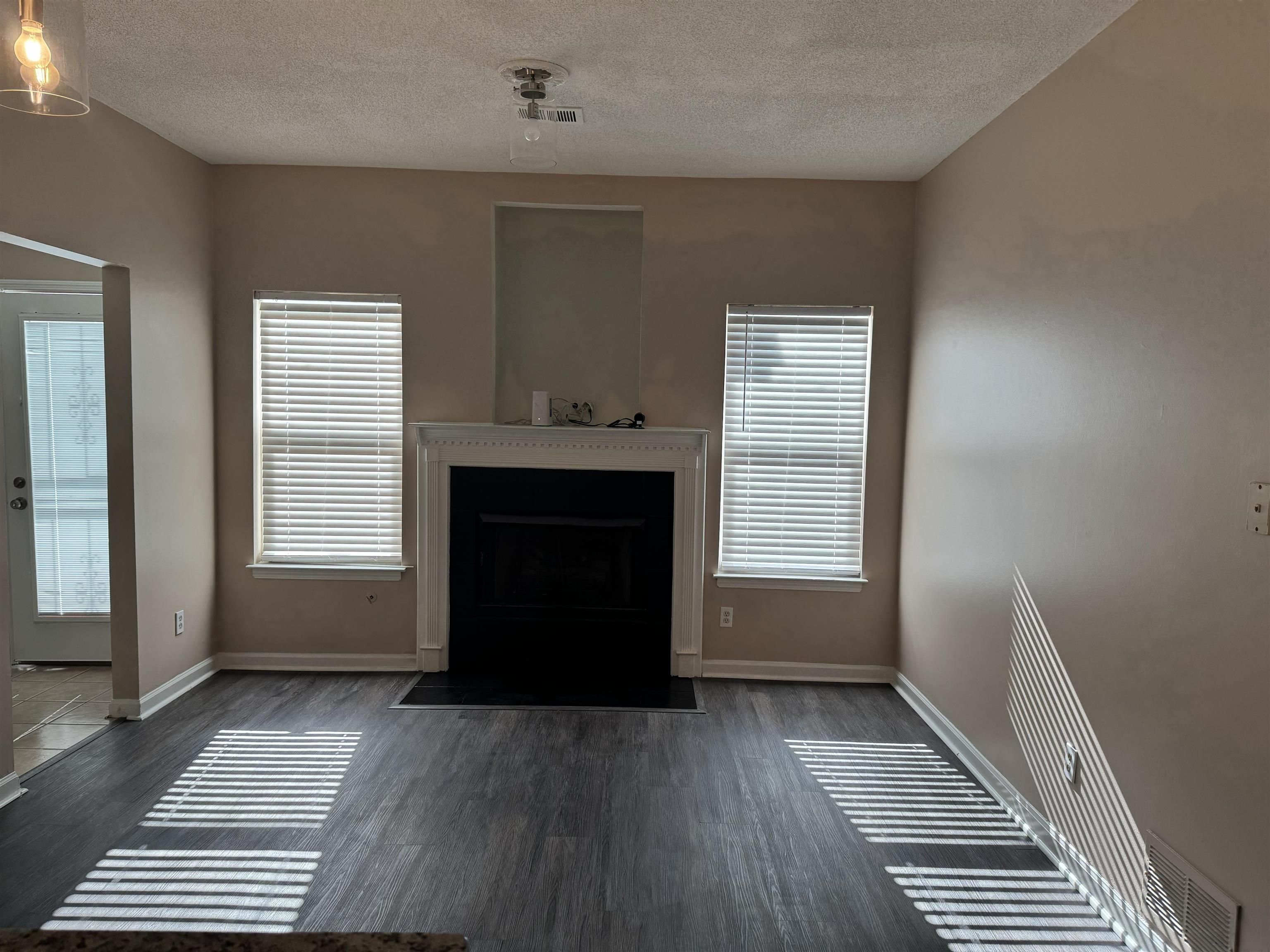 7758 Wolf Hollow Dr Property Photo 5