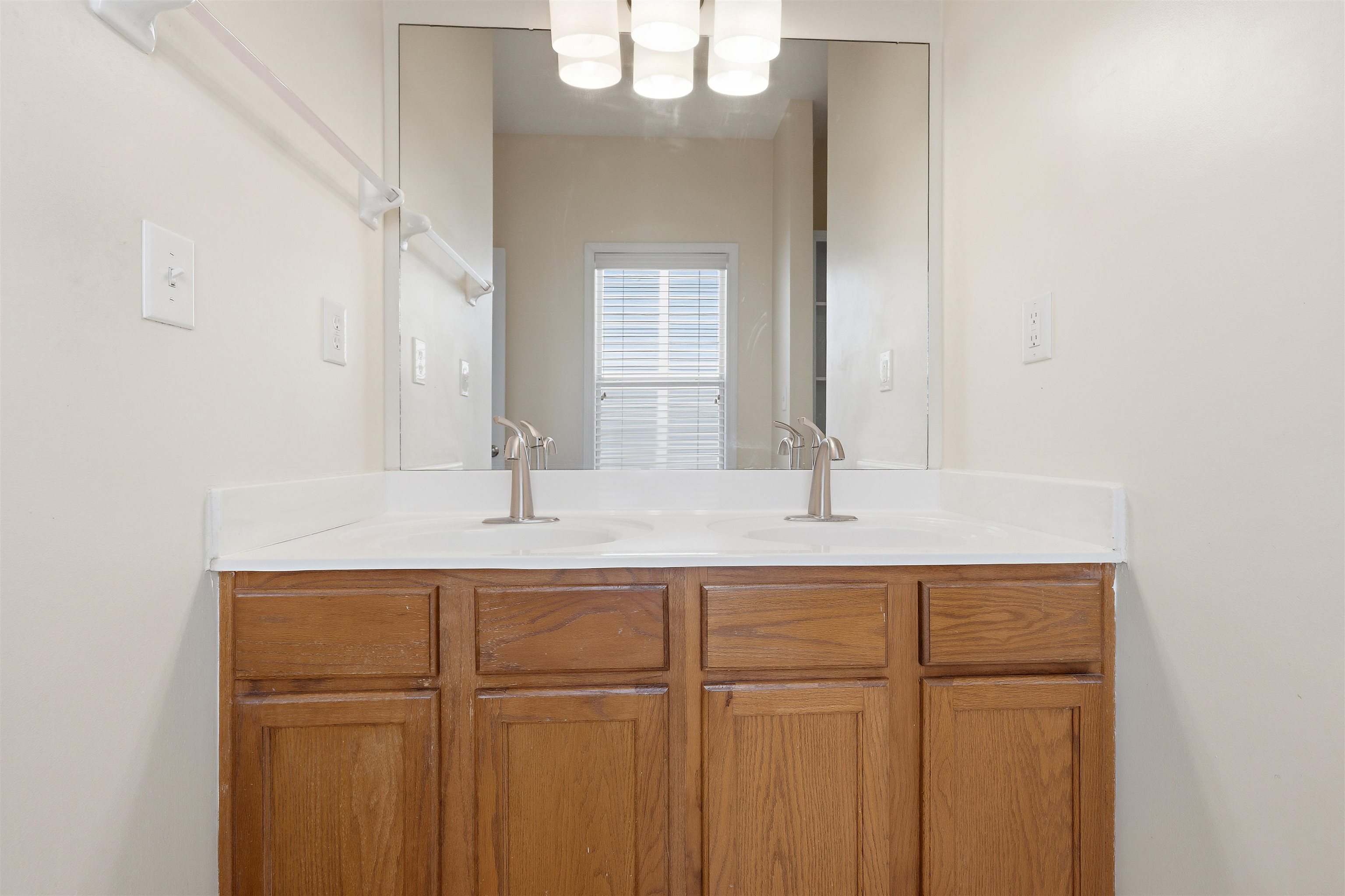 1183 Harbor River Dr Property Photo 10