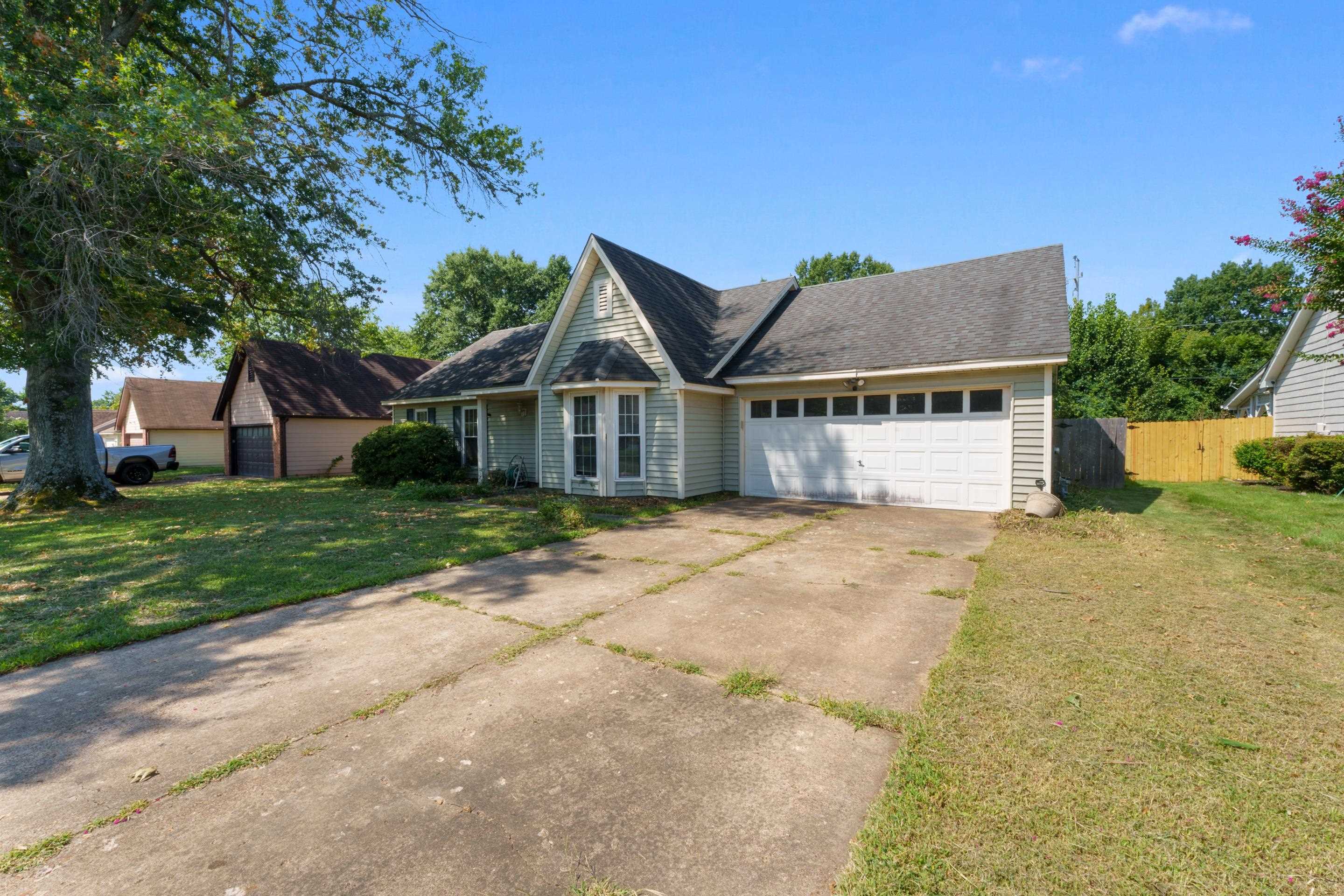 2621 Sunbury Cir Property Photo 2