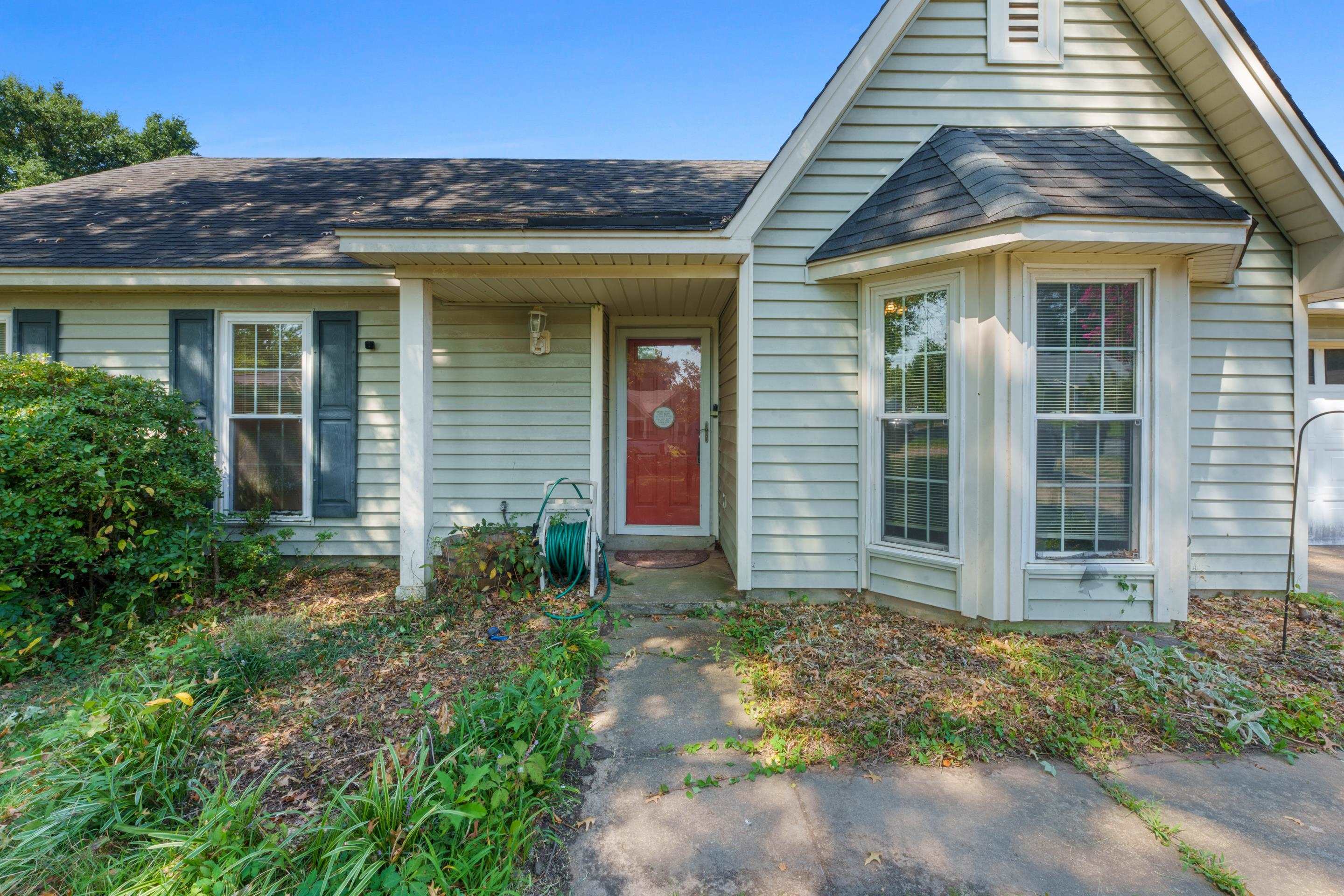 2621 Sunbury Cir Property Photo 3