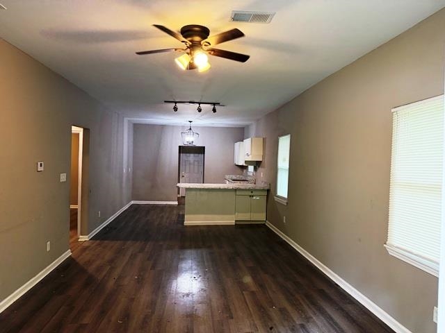 1037 Kyle St Property Photo 2