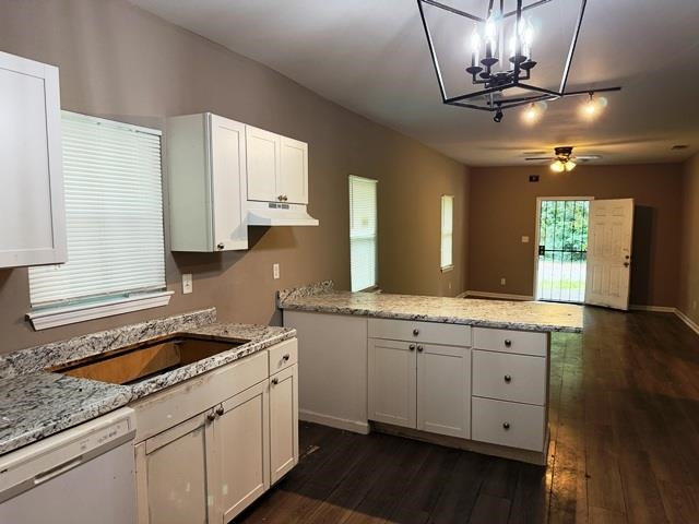 1037 Kyle St Property Photo 6