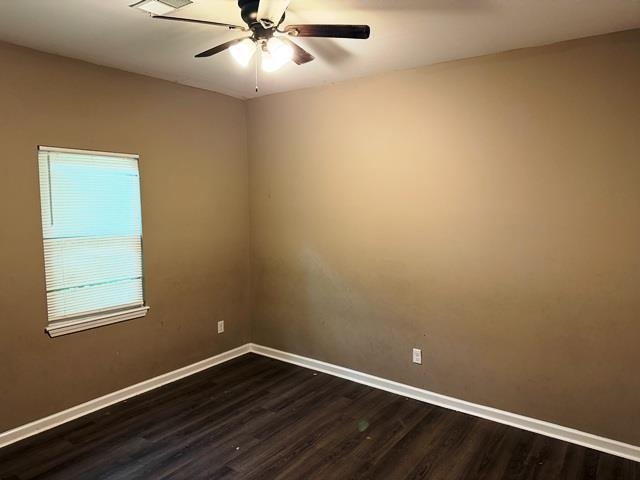 1037 Kyle St Property Photo 9
