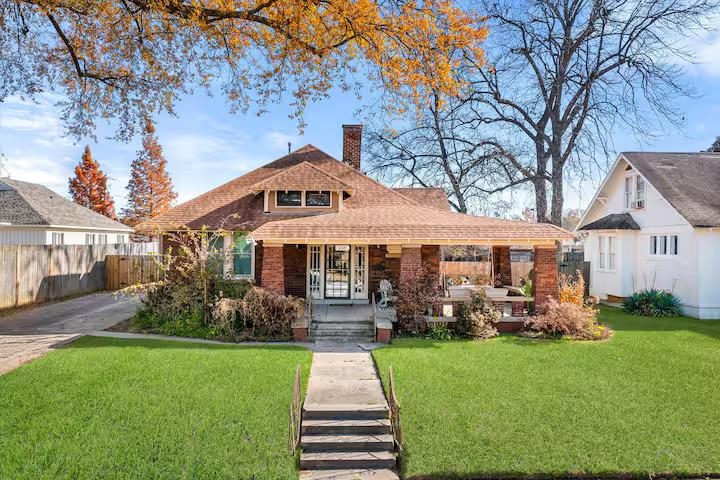 158 N Willett St Property Photo 2