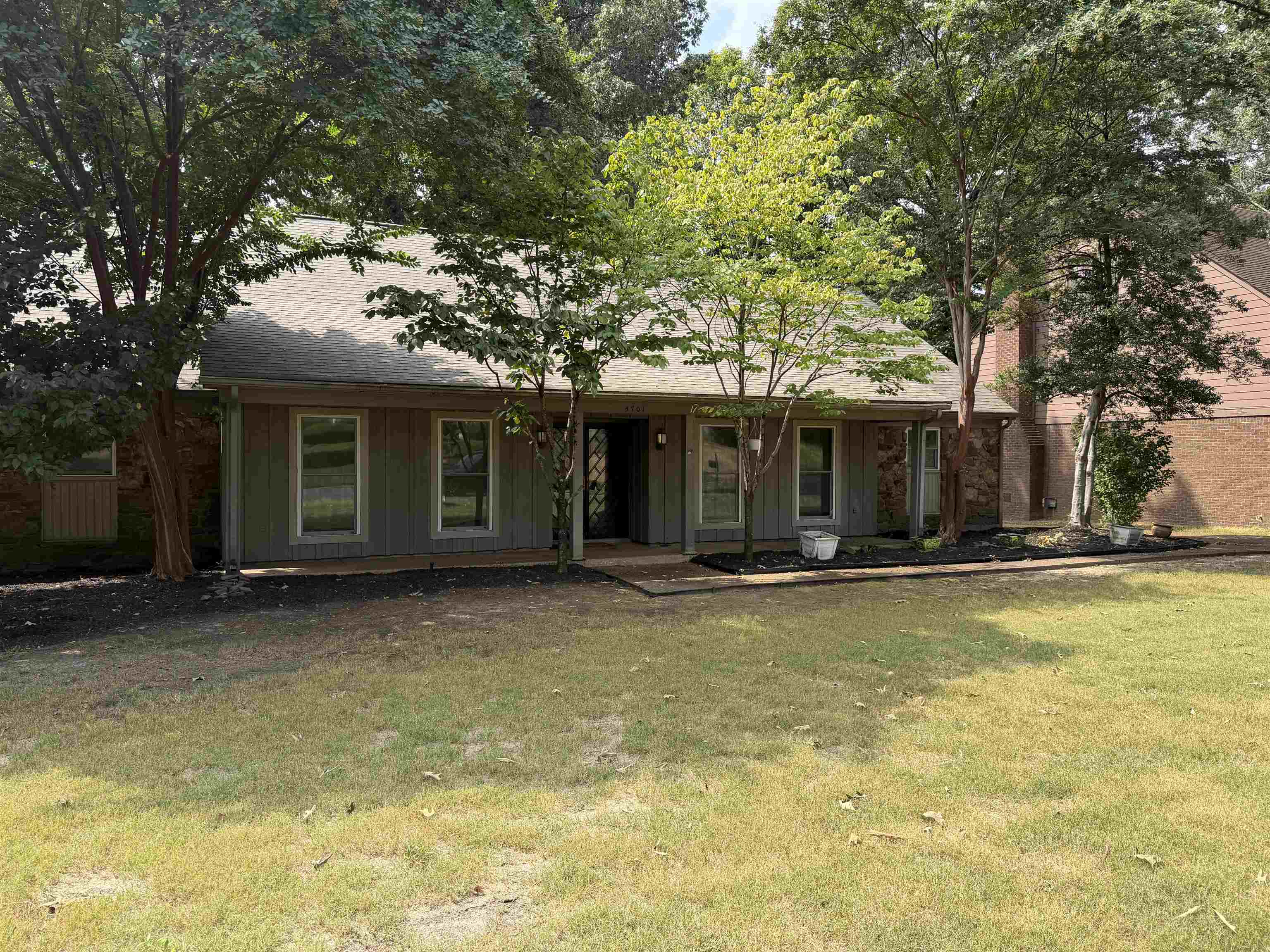 5701 ASHLEY SQ Property Photo 1