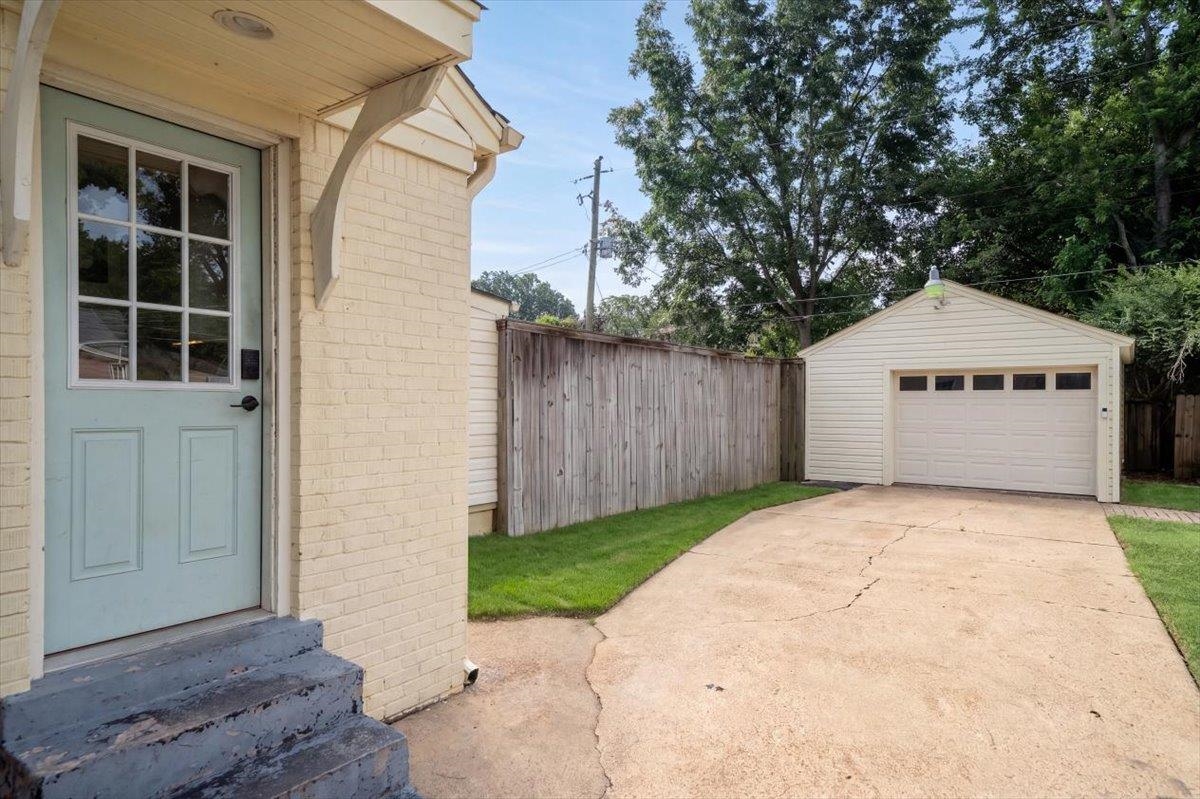 3733 Charleswood Ave Property Photo 30