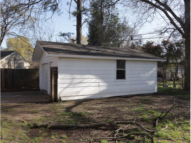 1180 Russwood Rd Property Photo 5