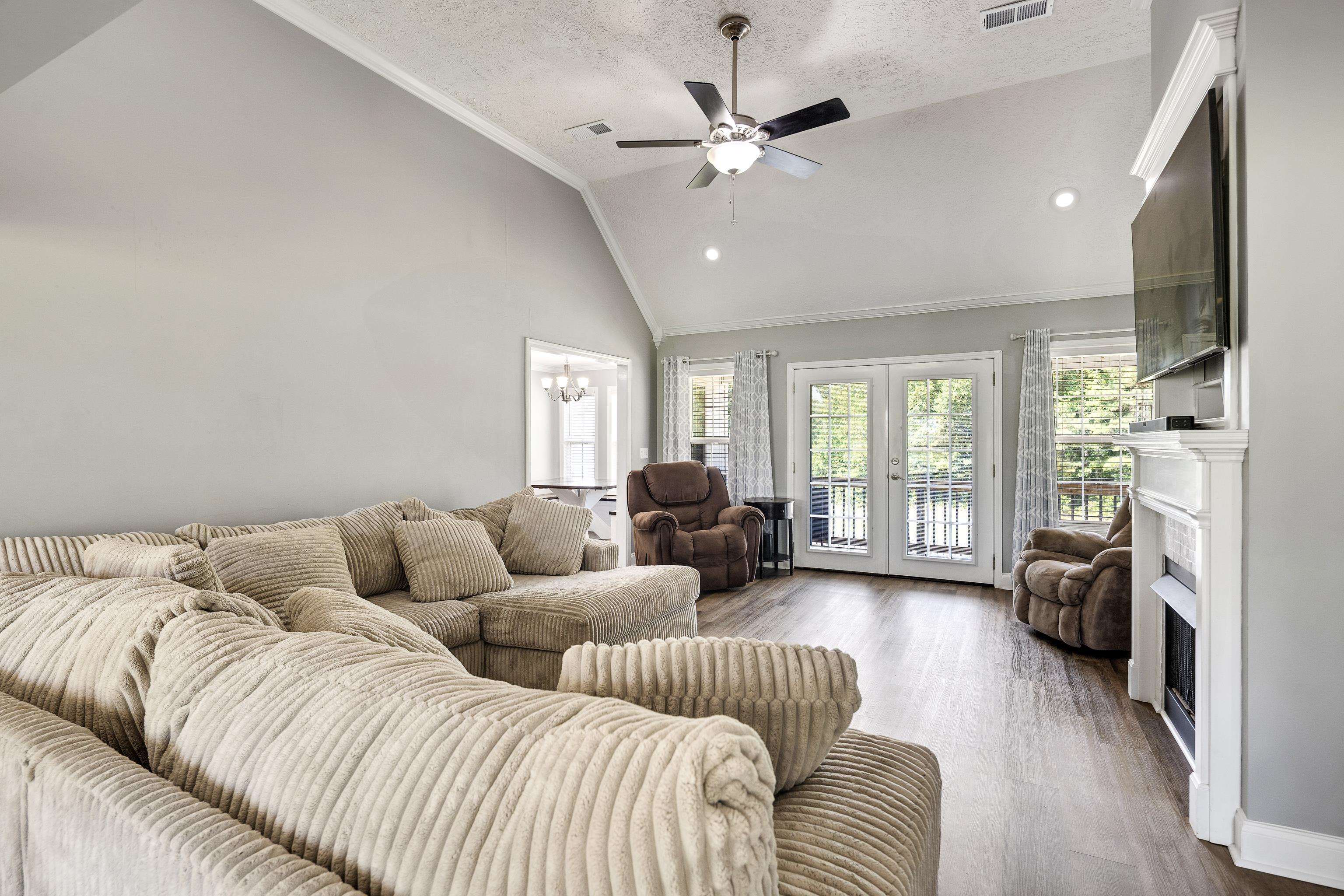 405 Persimmon Ln Property Photo 12