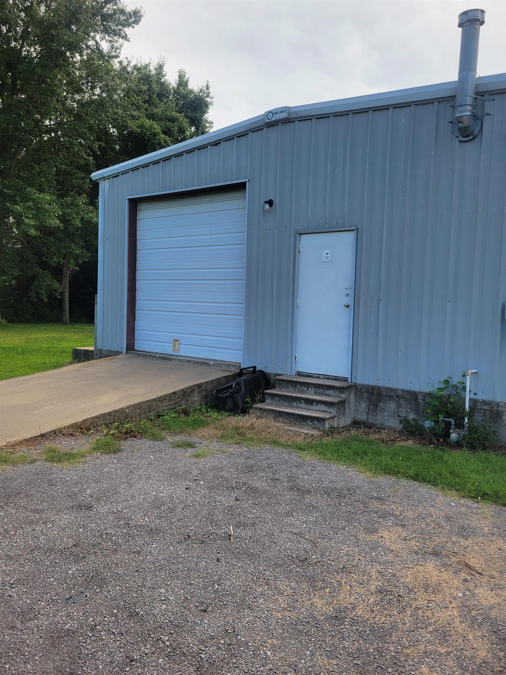 140 Halliburton Ave Property Photo 7