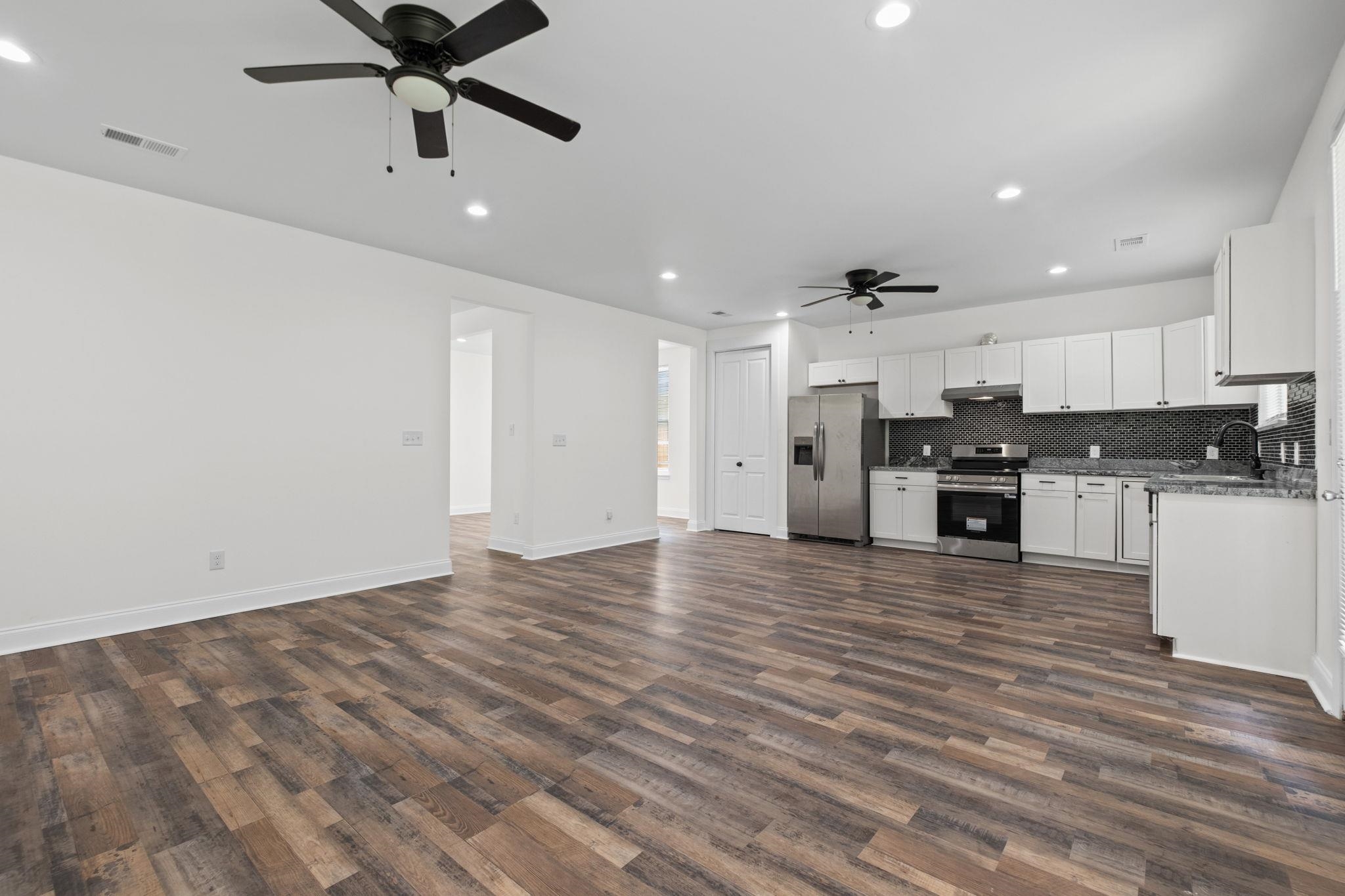 1488 Lyndale Ave Property Photo 6