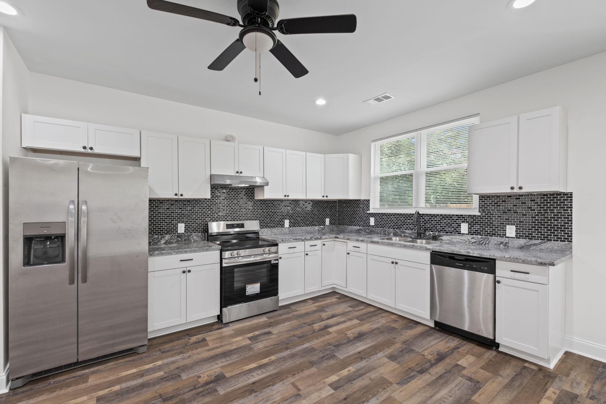 1488 Lyndale Ave Property Photo 8
