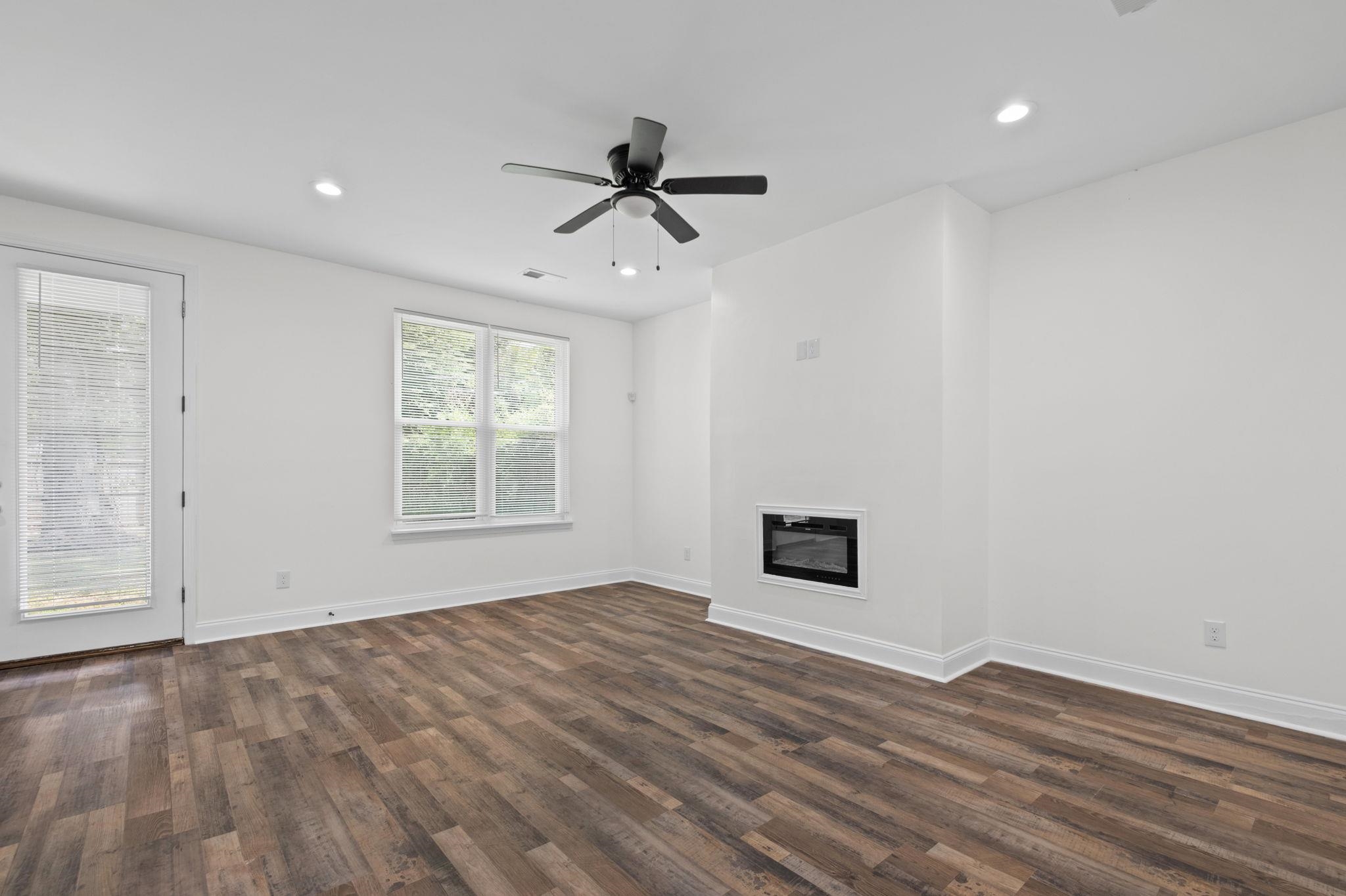 1488 Lyndale Ave Property Photo 11