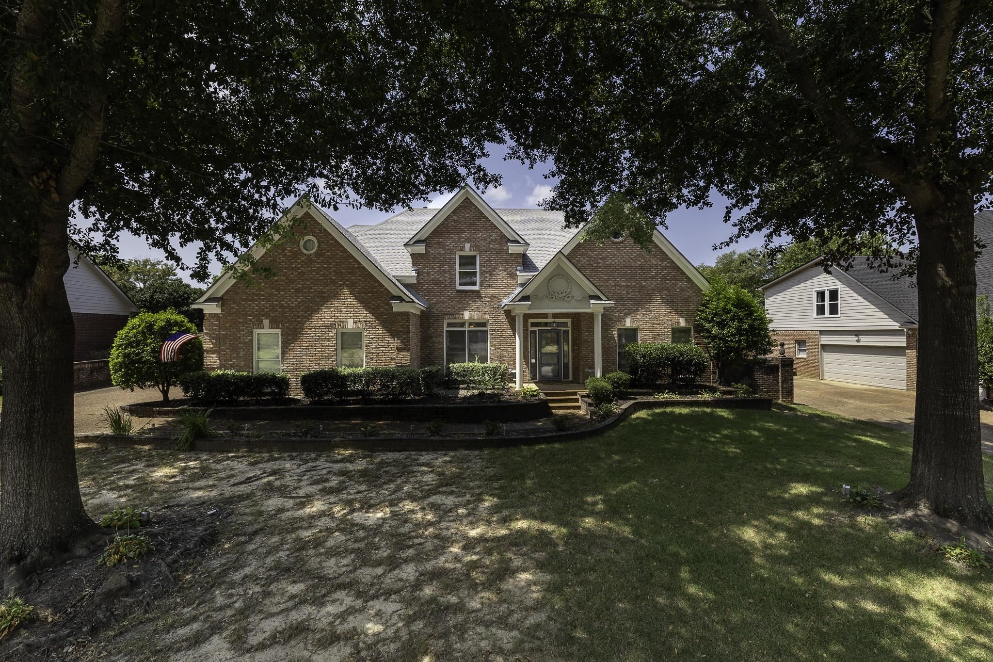 1607 STANHOPE CV
