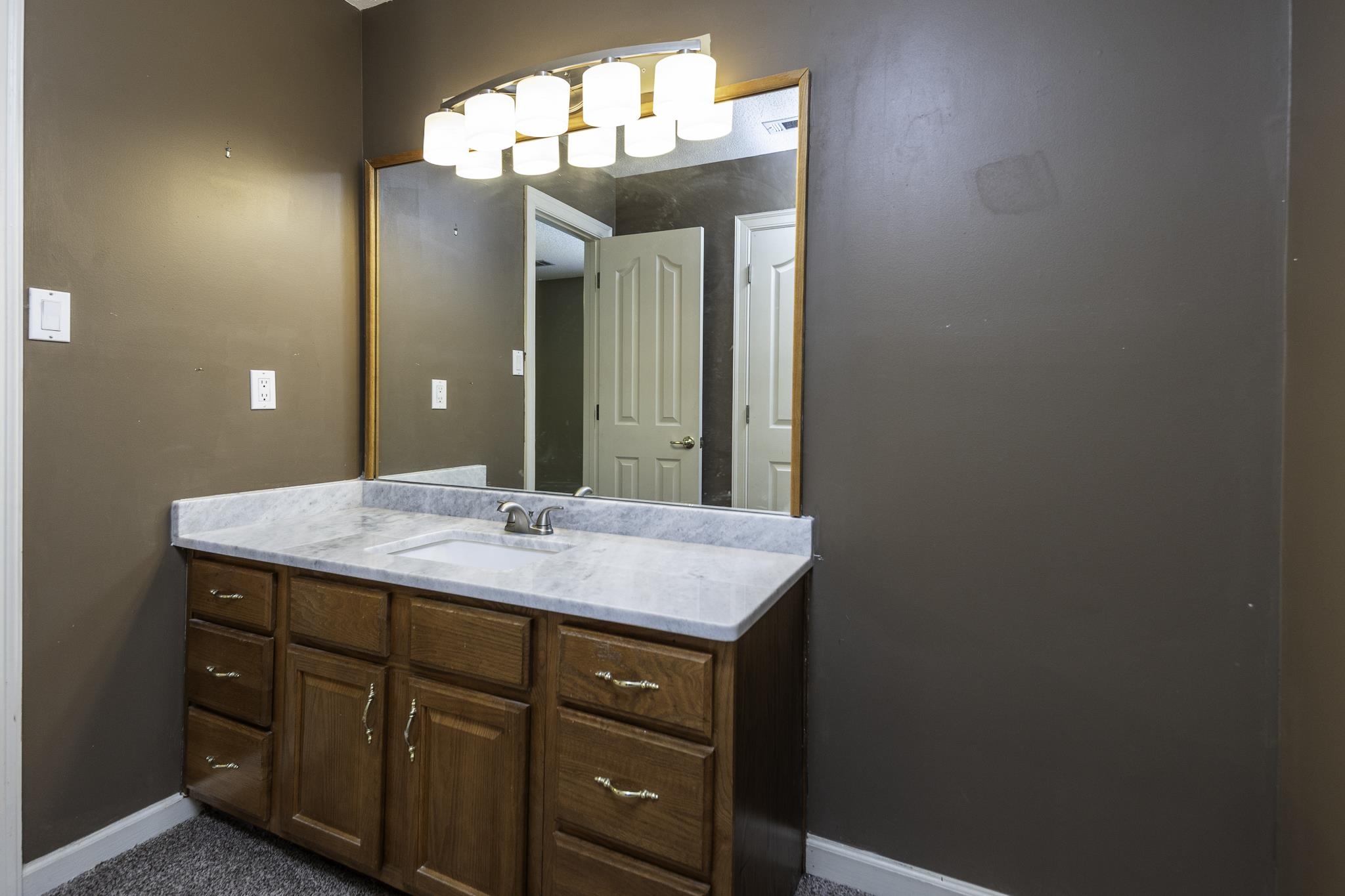 1607 Stanhope Cv Property Photo 32