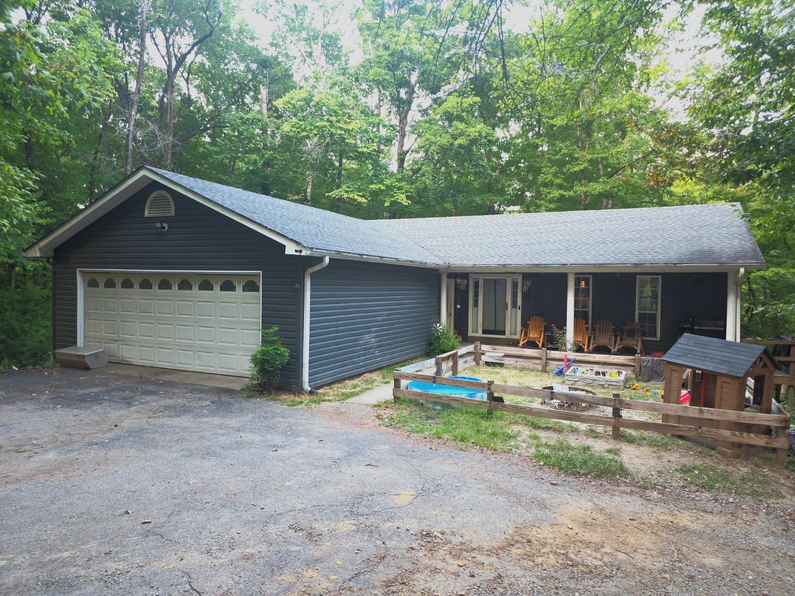 90 Aubrey Ln Property Photo 1