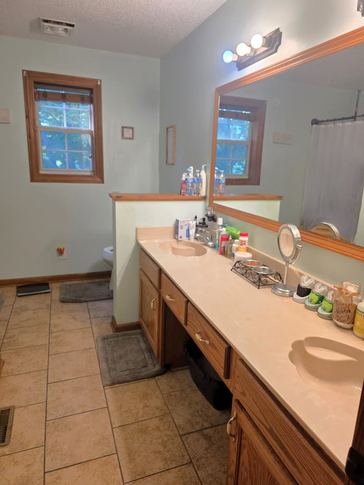 90 Aubrey Ln Property Photo 8