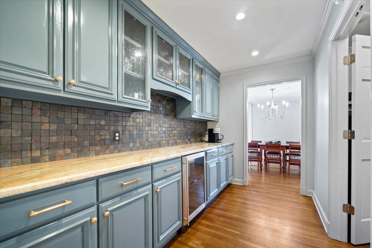 816 Reddoch St Property Photo 6