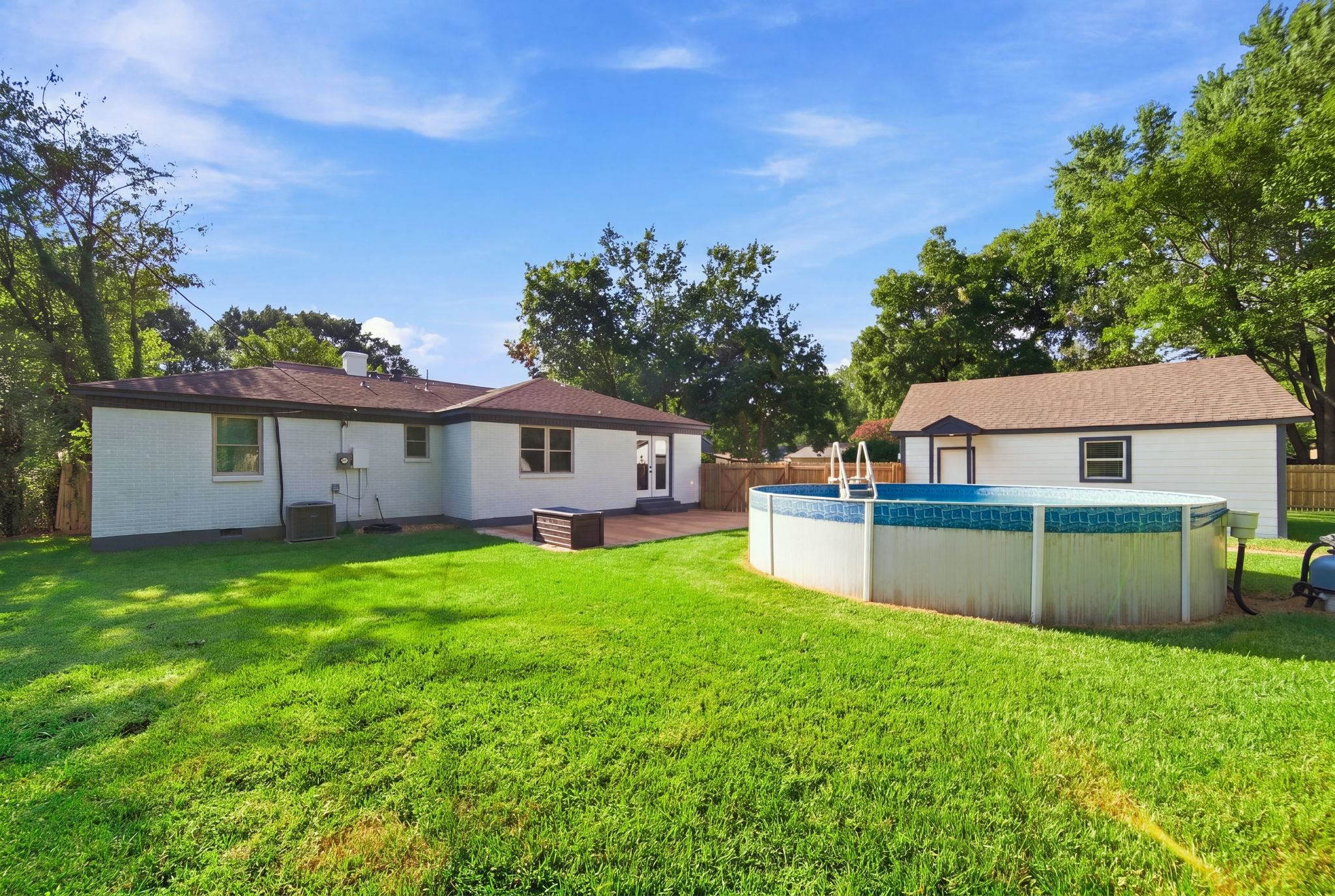 458 Gerald Rd Property Photo 6