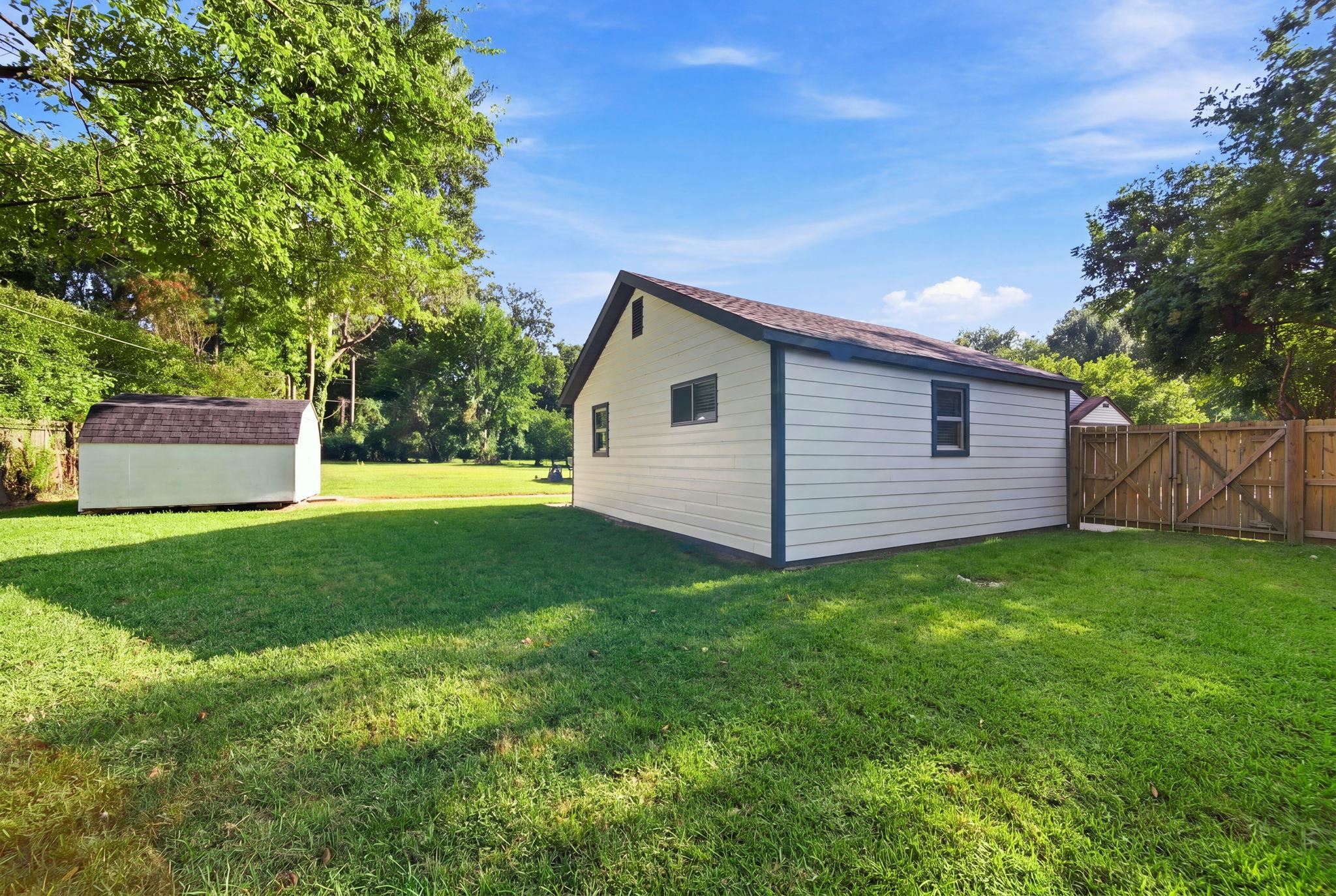 458 Gerald Rd Property Photo 9