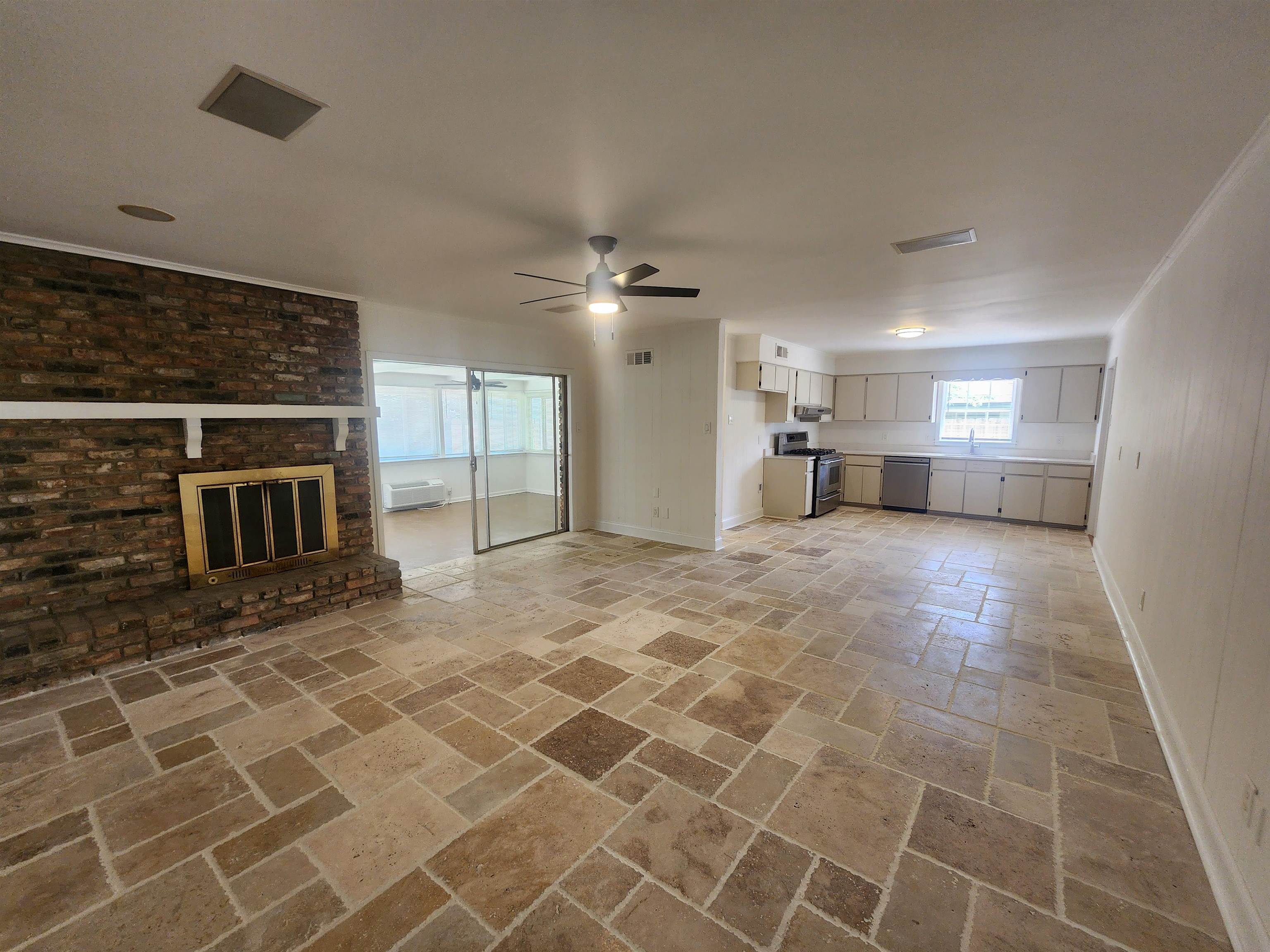 1192 Whiting St Property Photo 2