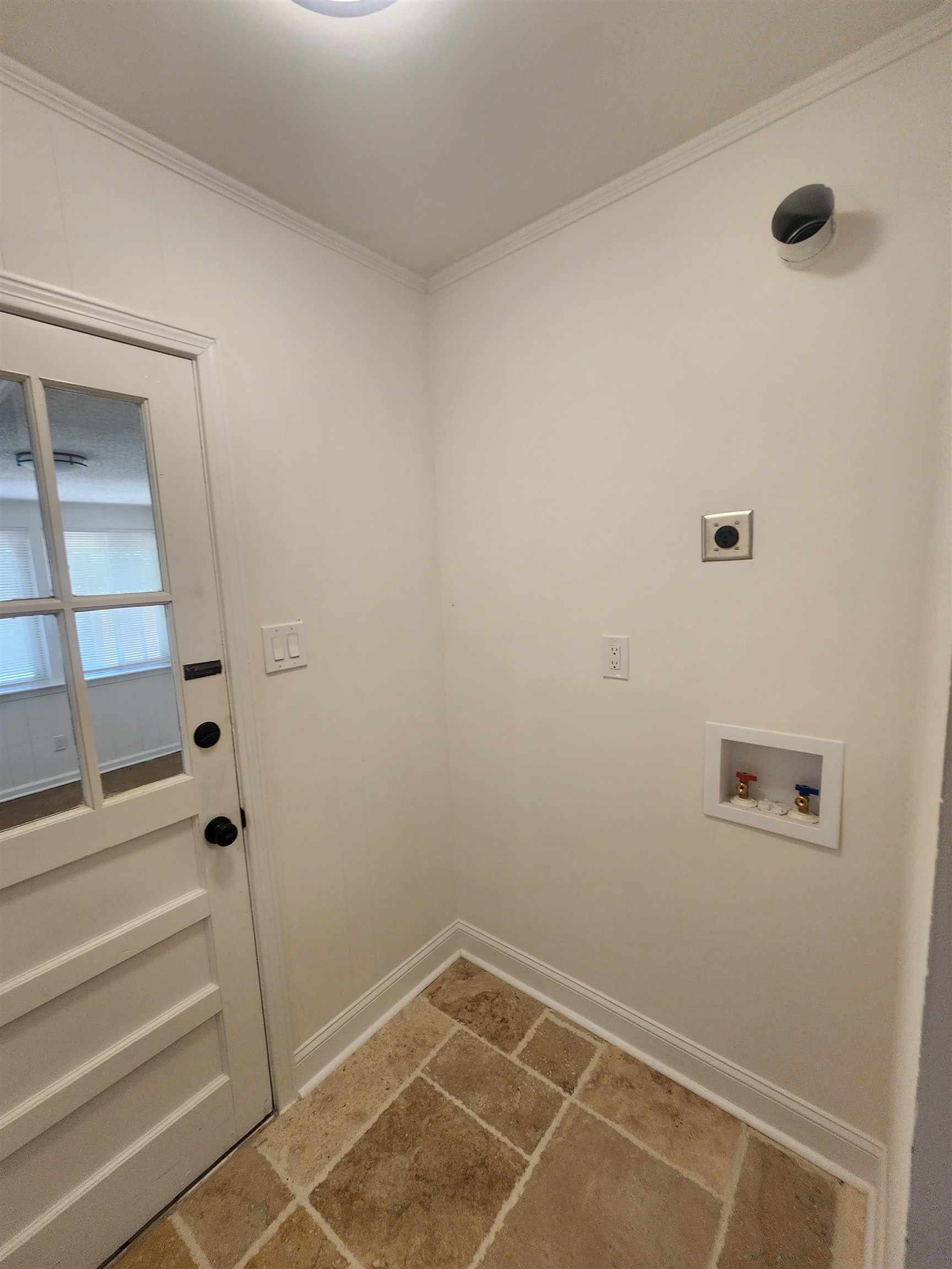 1192 Whiting St Property Photo 16