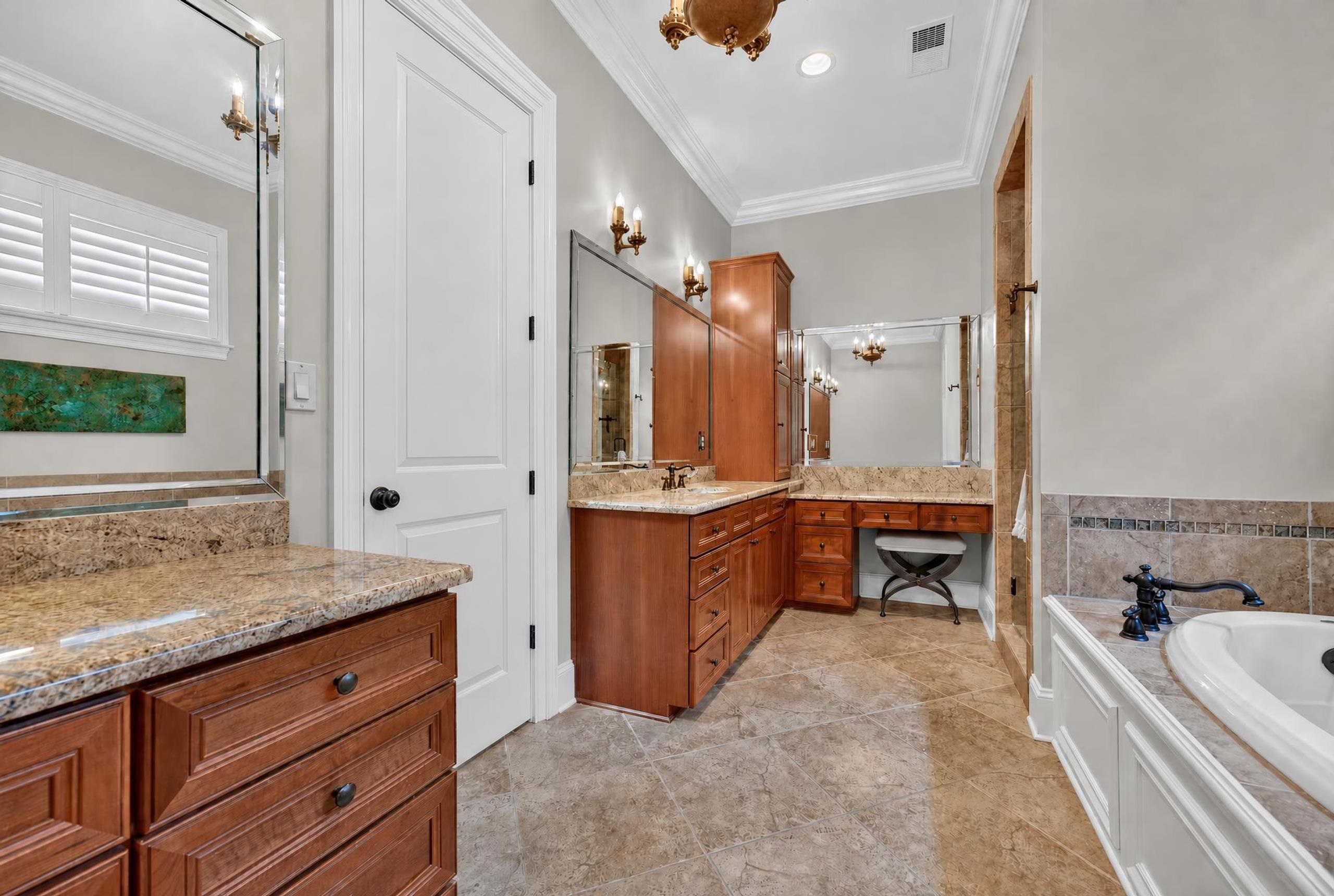10307 Shea Woods Dr Property Photo 21