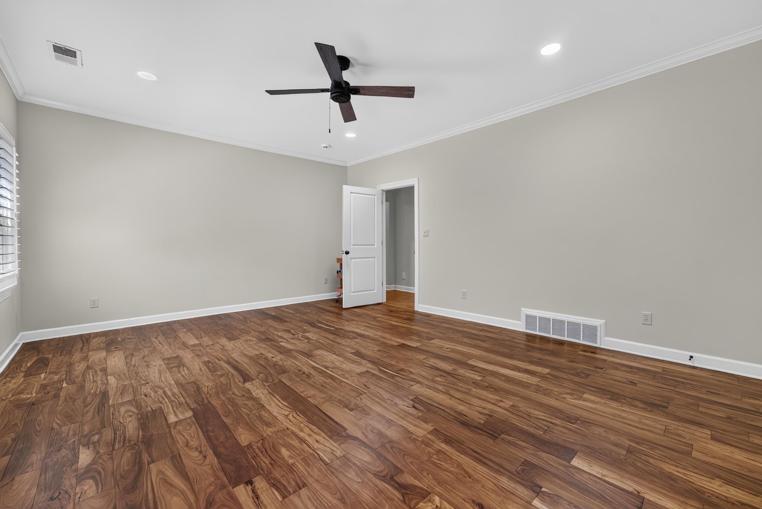 10307 Shea Woods Dr Property Photo 27