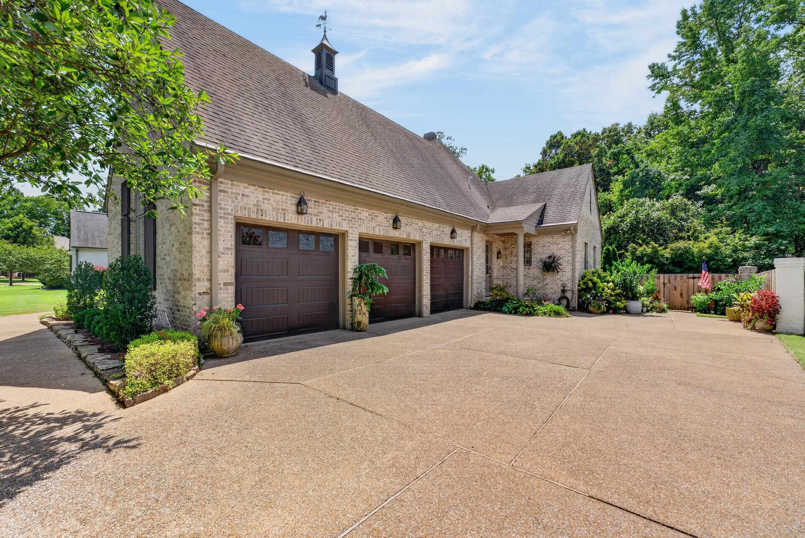 10307 Shea Woods Dr Property Photo 35