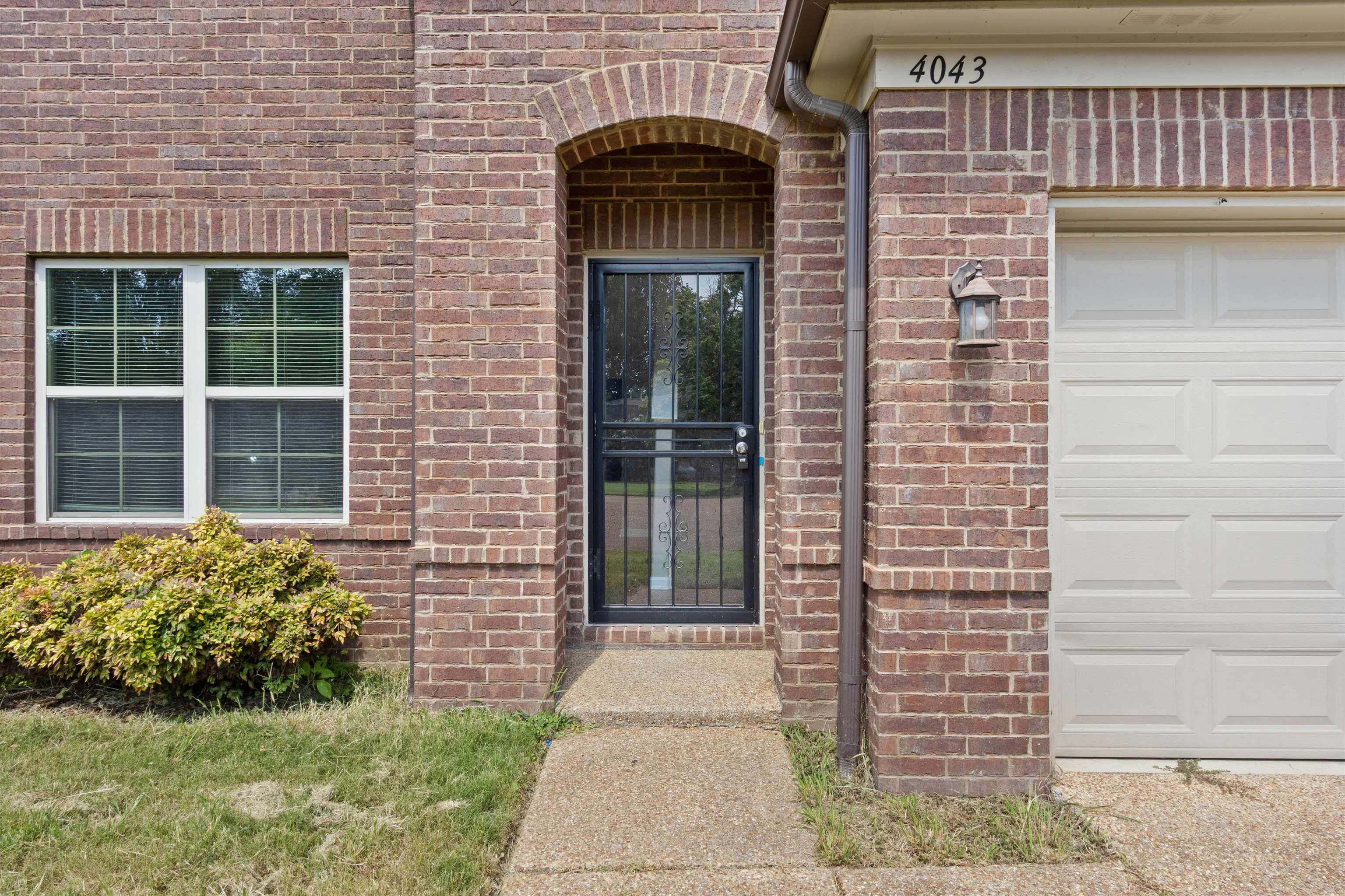 4043 Bedford Cv Property Photo 3