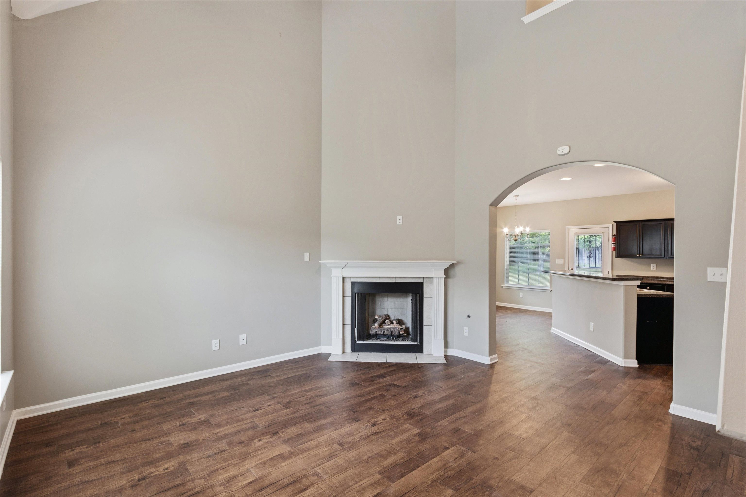 4043 Bedford Cv Property Photo 4