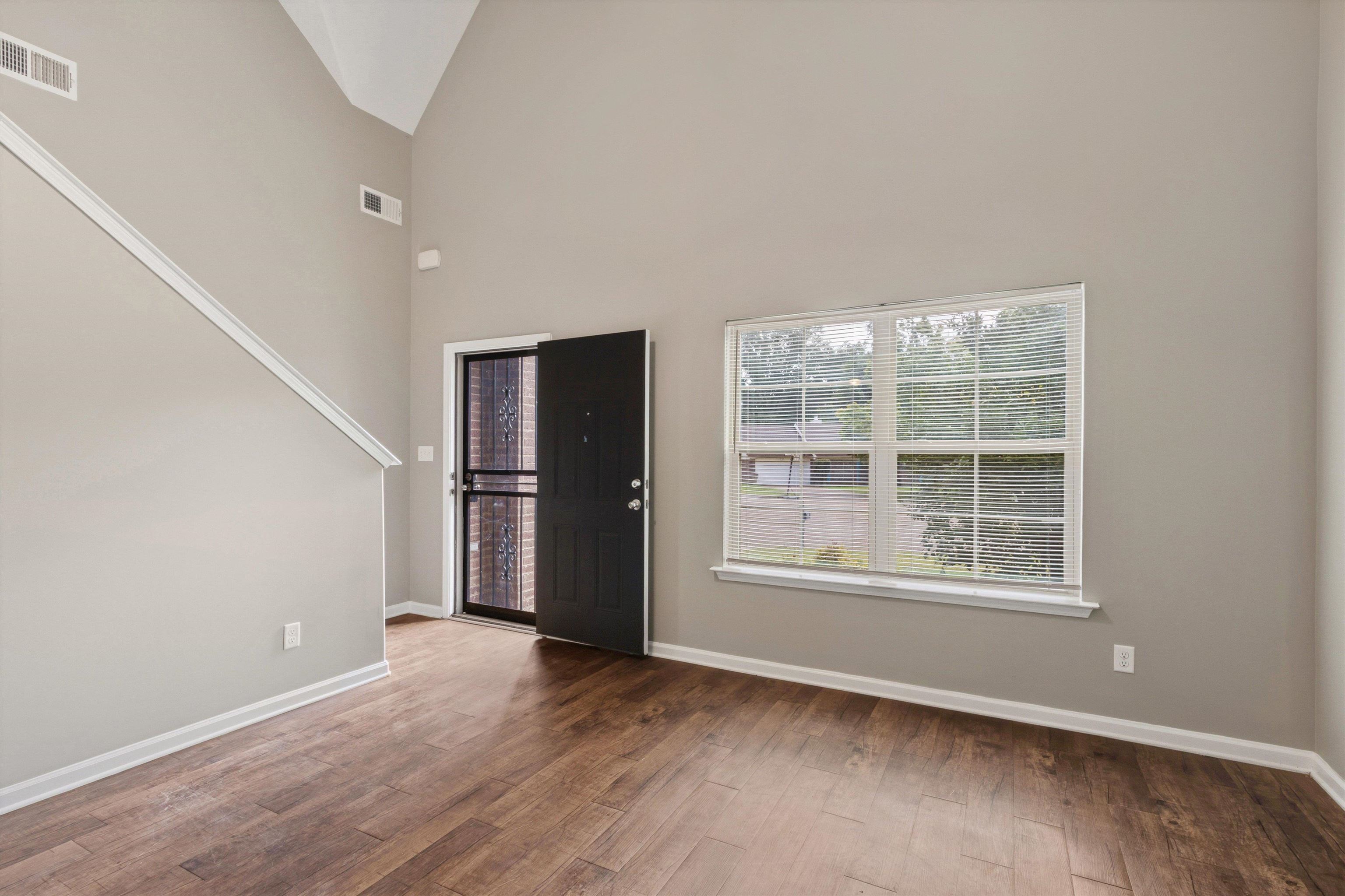4043 Bedford Cv Property Photo 6