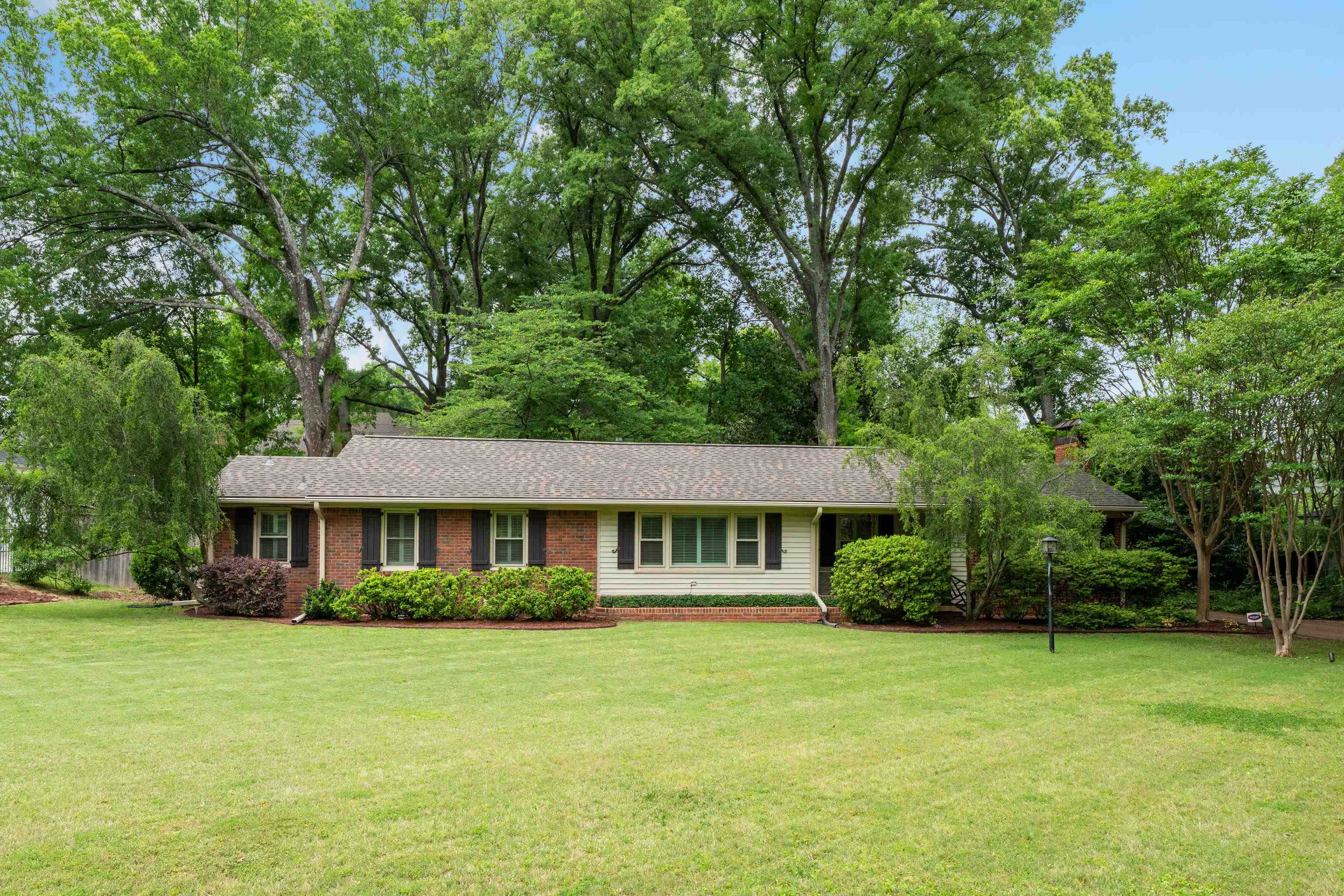 4898 COLE RD Property Photo 1