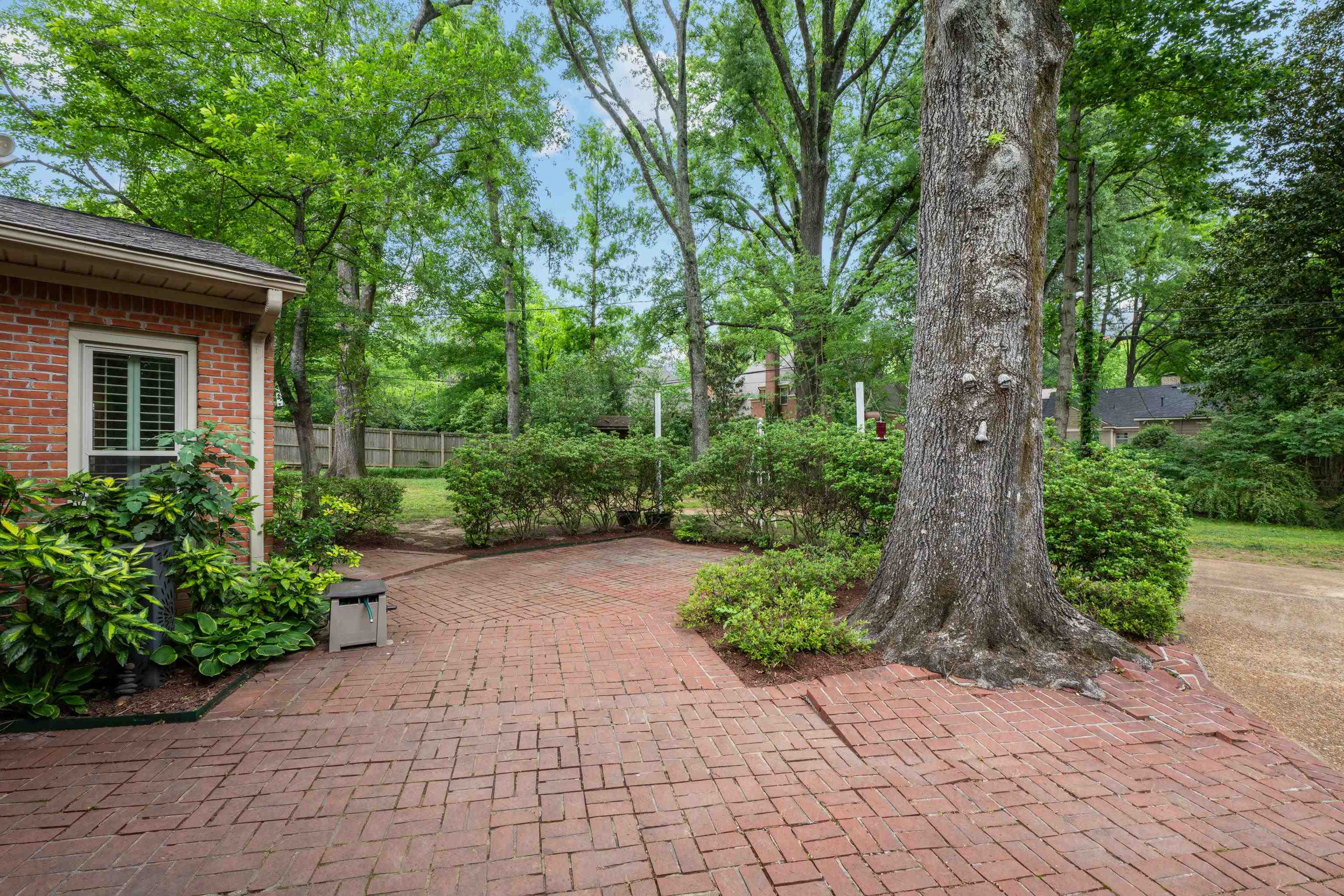 4898 Cole Rd Property Photo 32