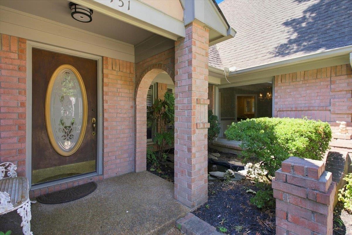 751 Lake Meadow Dr Property Photo 3