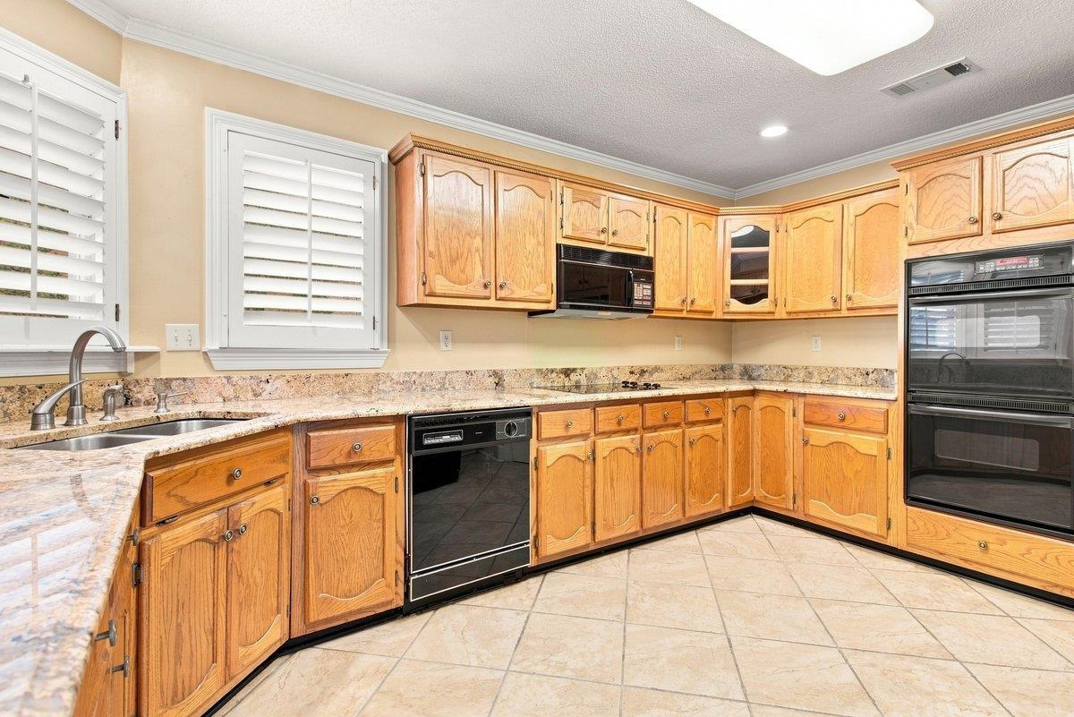 751 Lake Meadow Dr Property Photo 10